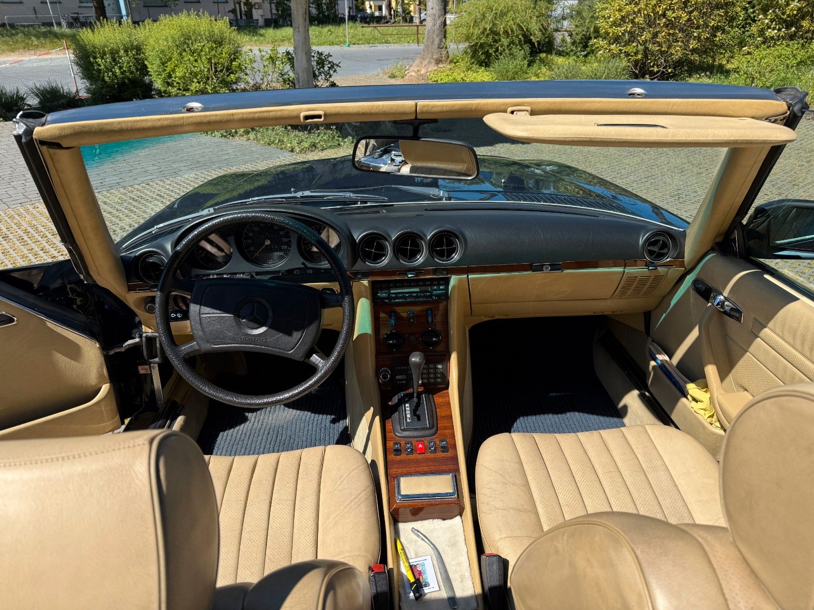 Fahrzeugabbildung Mercedes-Benz SL 280