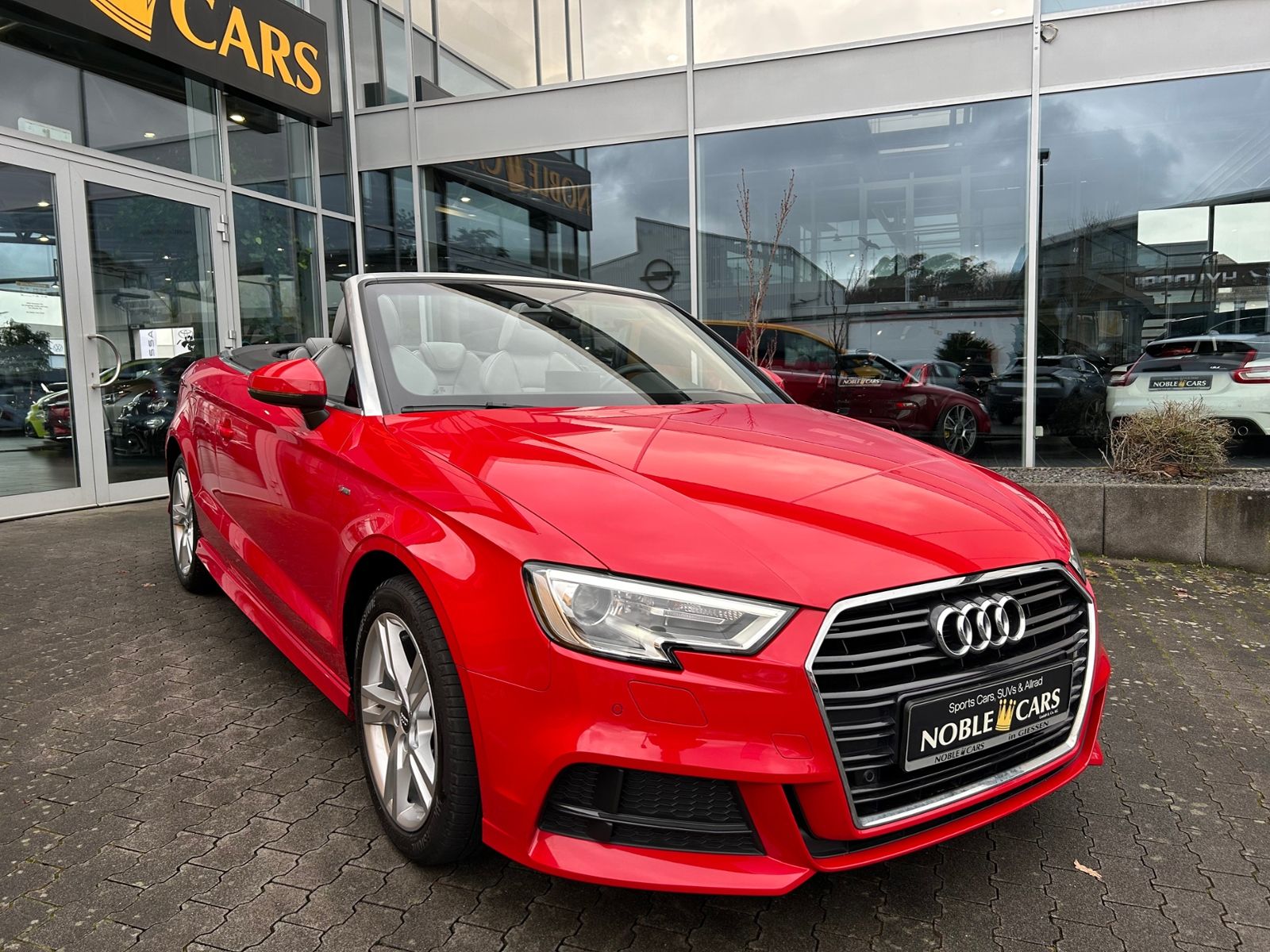 Fahrzeugabbildung Audi A3 Cabriolet 35 TFSI design XEN NAV SHZ 17"