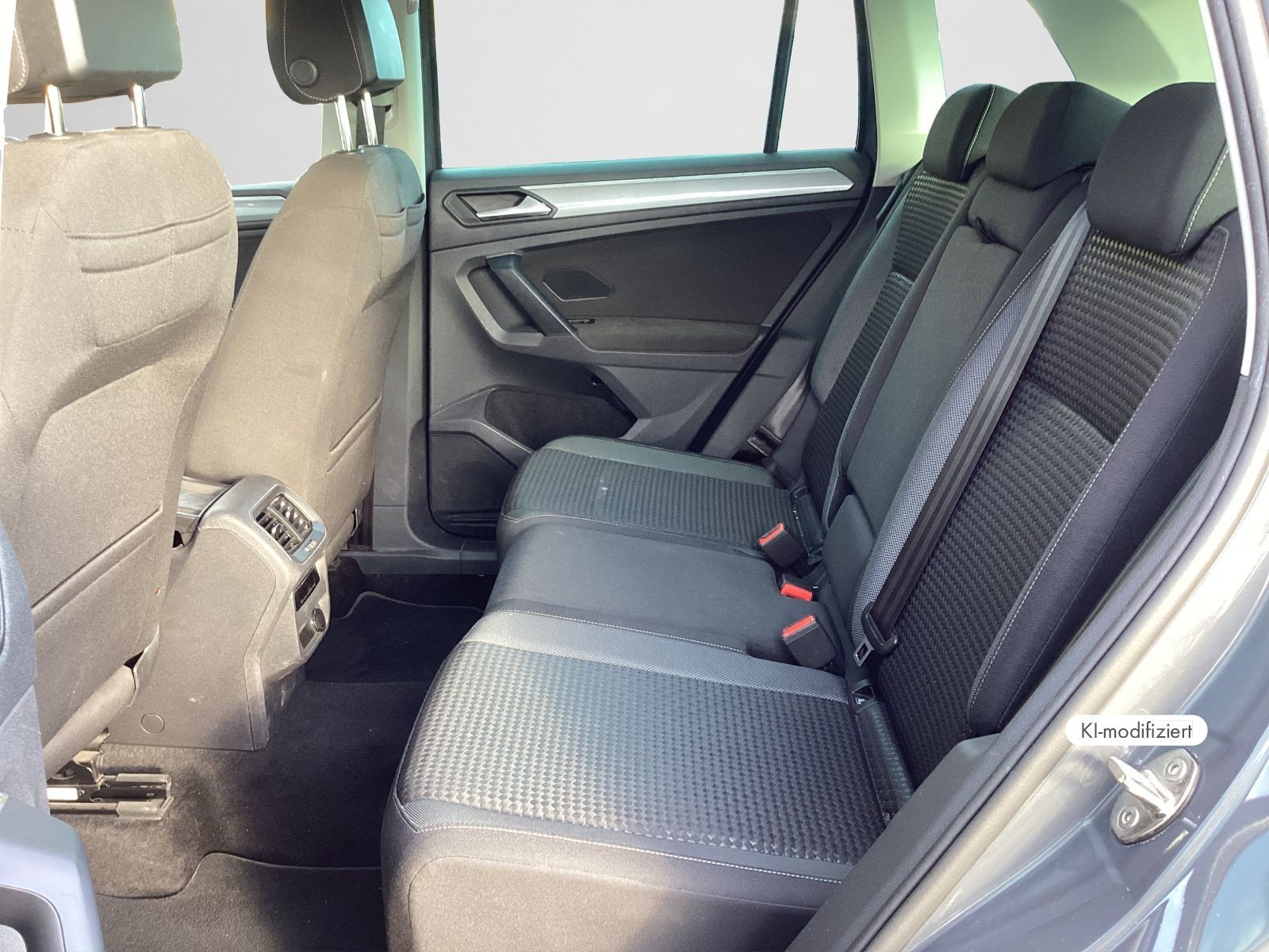 Volkswagen Tiguan - Bild 12
