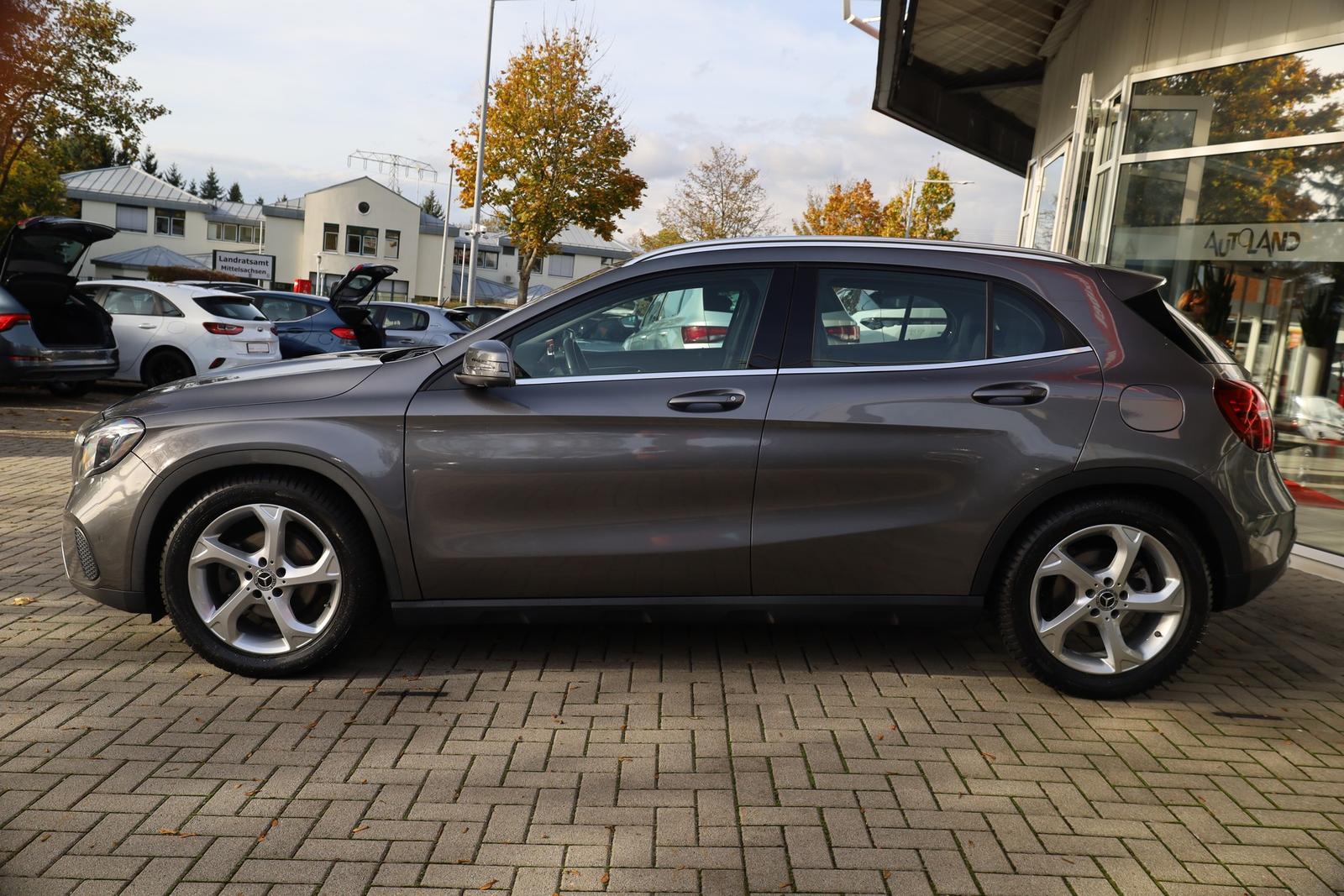 Mercedes-Benz GLA 200 Urban Aut. AHK LED 360° Navi Panorama