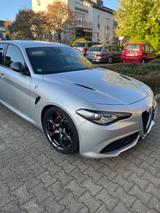 Alfa Romeo Giulia 2.0 Turbo 16V 206 kW AT8-Q2 Veloce Veloce - Alfa Romeo Giulia in Dortmund