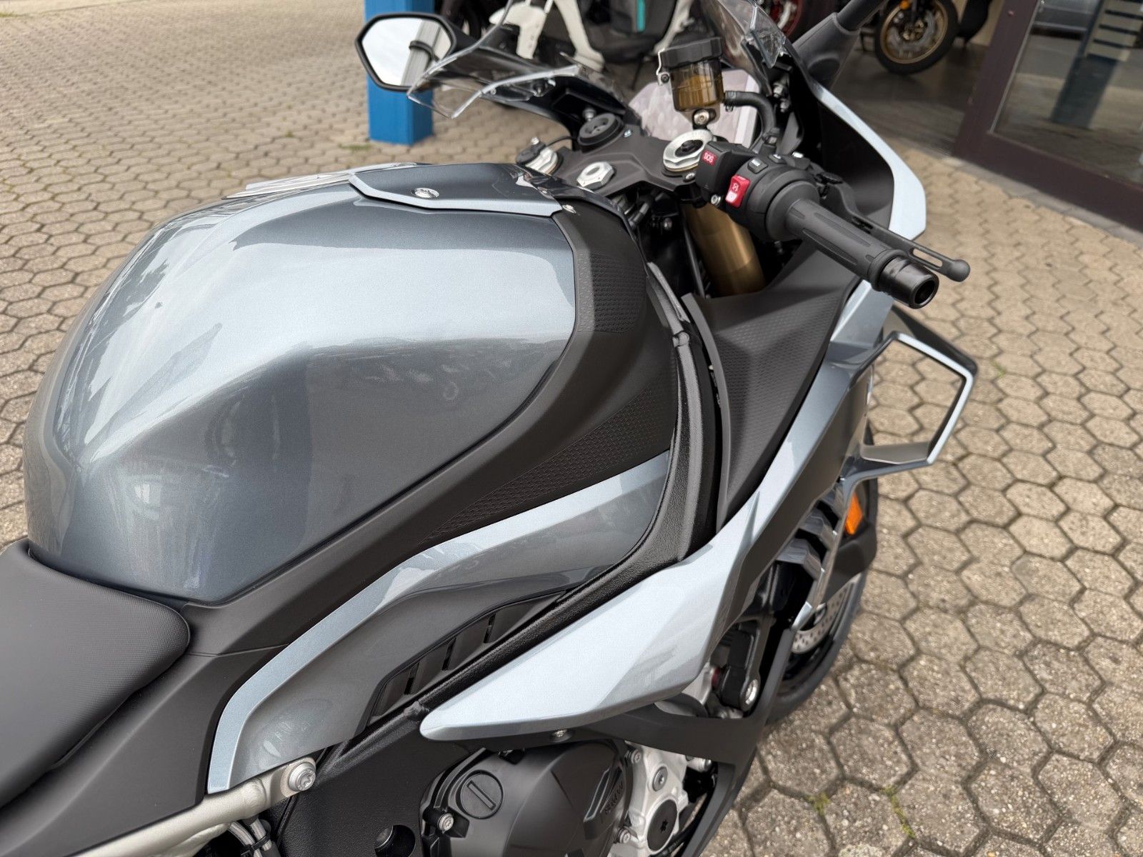 Fahrzeugabbildung BMW S 1000 RR Akrapovic, M-Kette, Race Paket