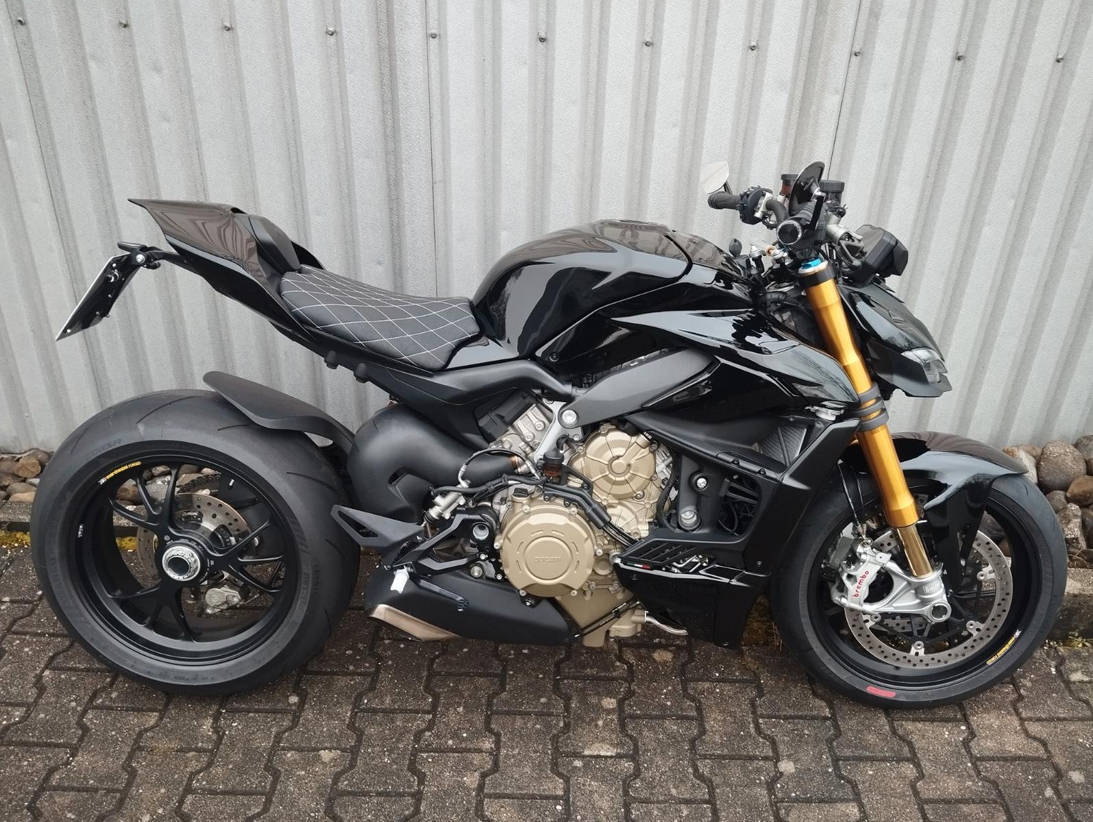 Ducati Streetfighter V4 S