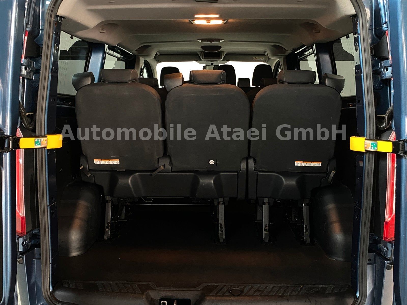 Fahrzeugabbildung Ford Transit Custom Kombi 340 *9-SITZER* KLIMA 7985