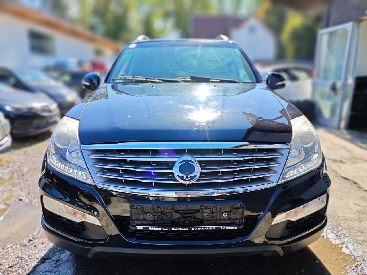SsangYong Rexton 2015 — interior
