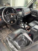 Mitsubishi Pajero 3,2 DI-D Instyle Automatik Instyle - blaue Mitsubishi Pajero