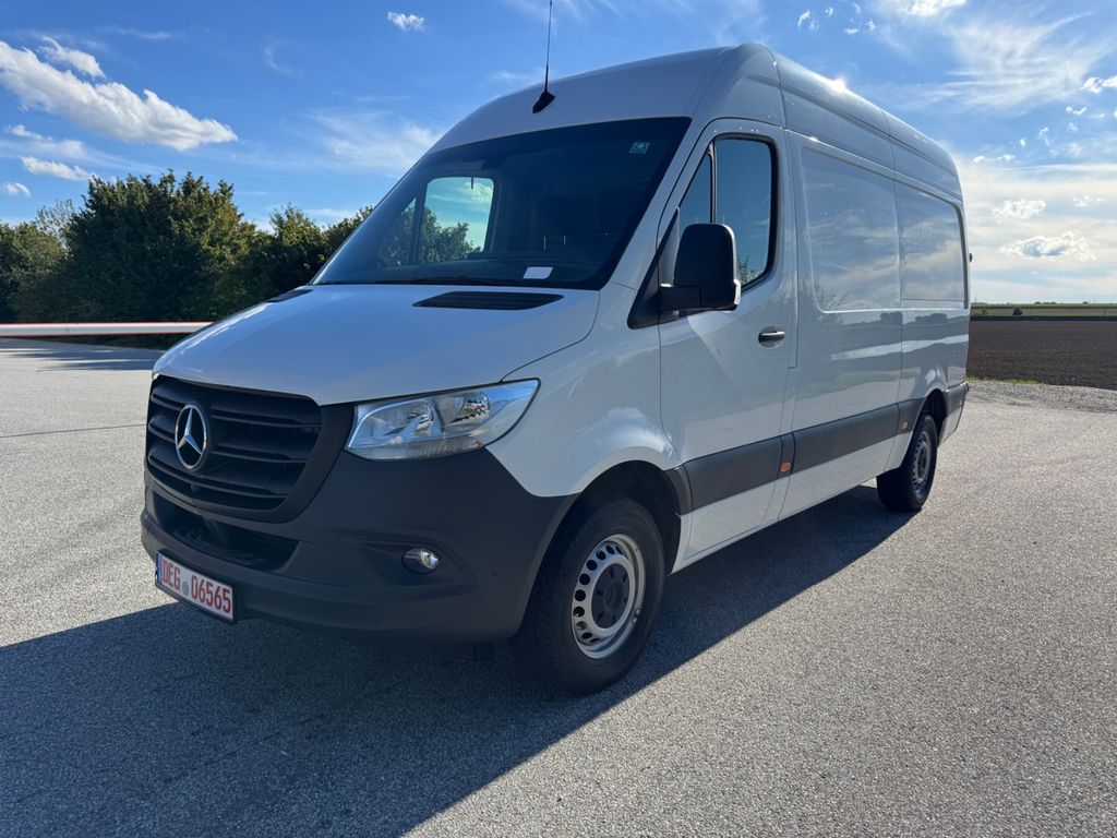 Image of Mercedes-Benz Sprinter