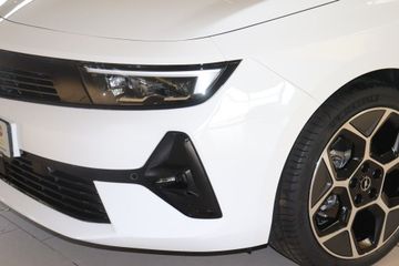 Fotografie des Opel Astra 1.2 Turbo Automatik GS Tech-Paket Navi