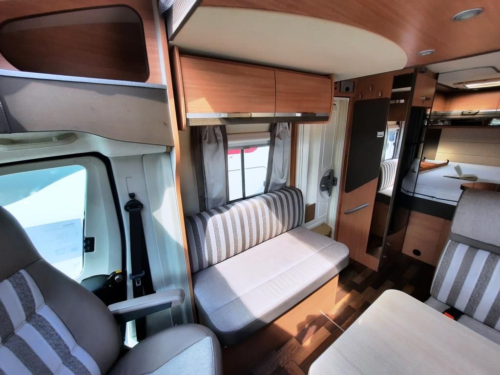 Fahrzeug Übersicht 8 Fahrzeugabbildung Knaus Sky Wave 650 MF Celebration25 Dachklima, Hubbett