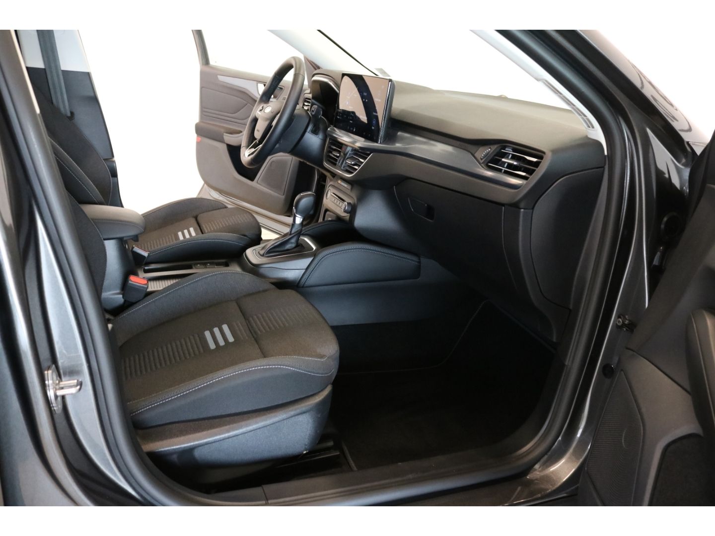 Fahrzeugabbildung Ford Focus Turnier Active X 1.0 EcoBoost Mild-Hybrid