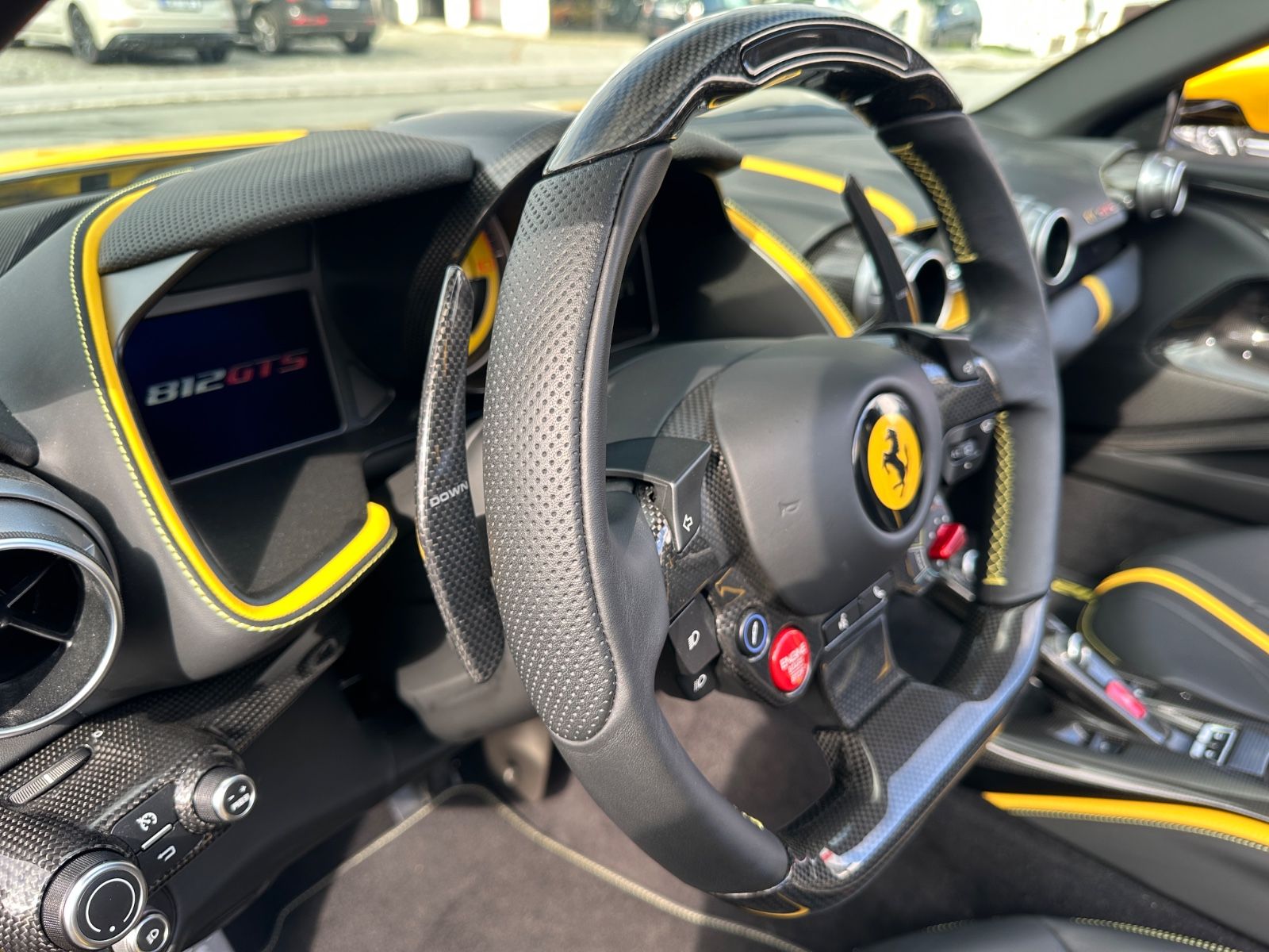 Fahrzeugabbildung Ferrari 812 GTS*Full Carbon*Lift*Painted Stripes*JBL