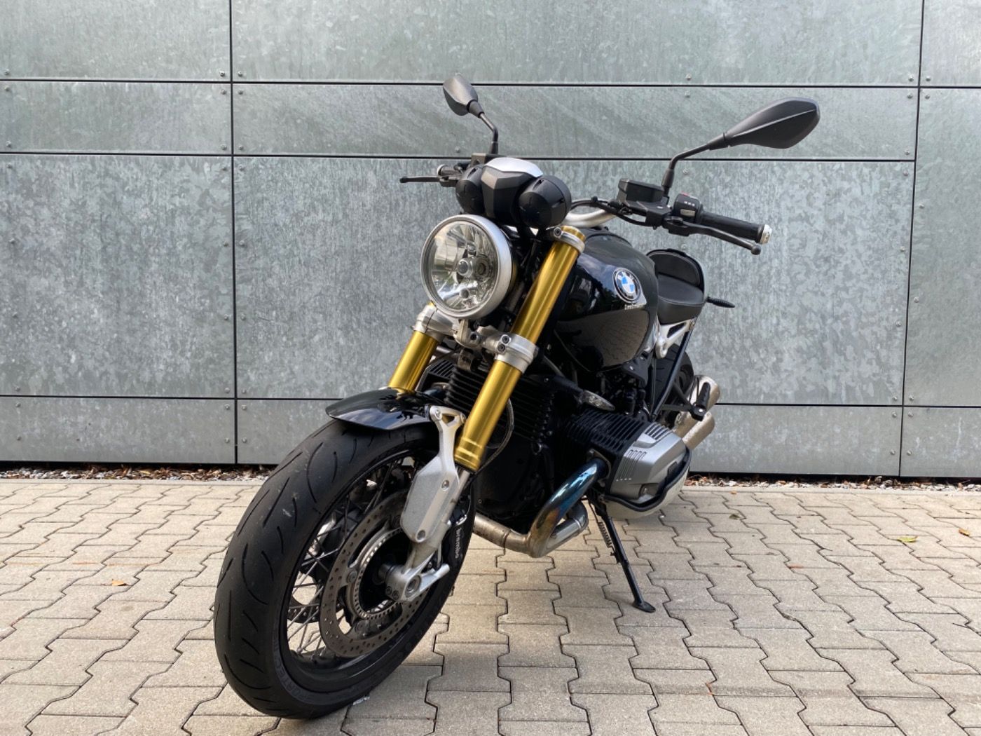 Fahrzeugabbildung BMW R nine T viel Zubehör