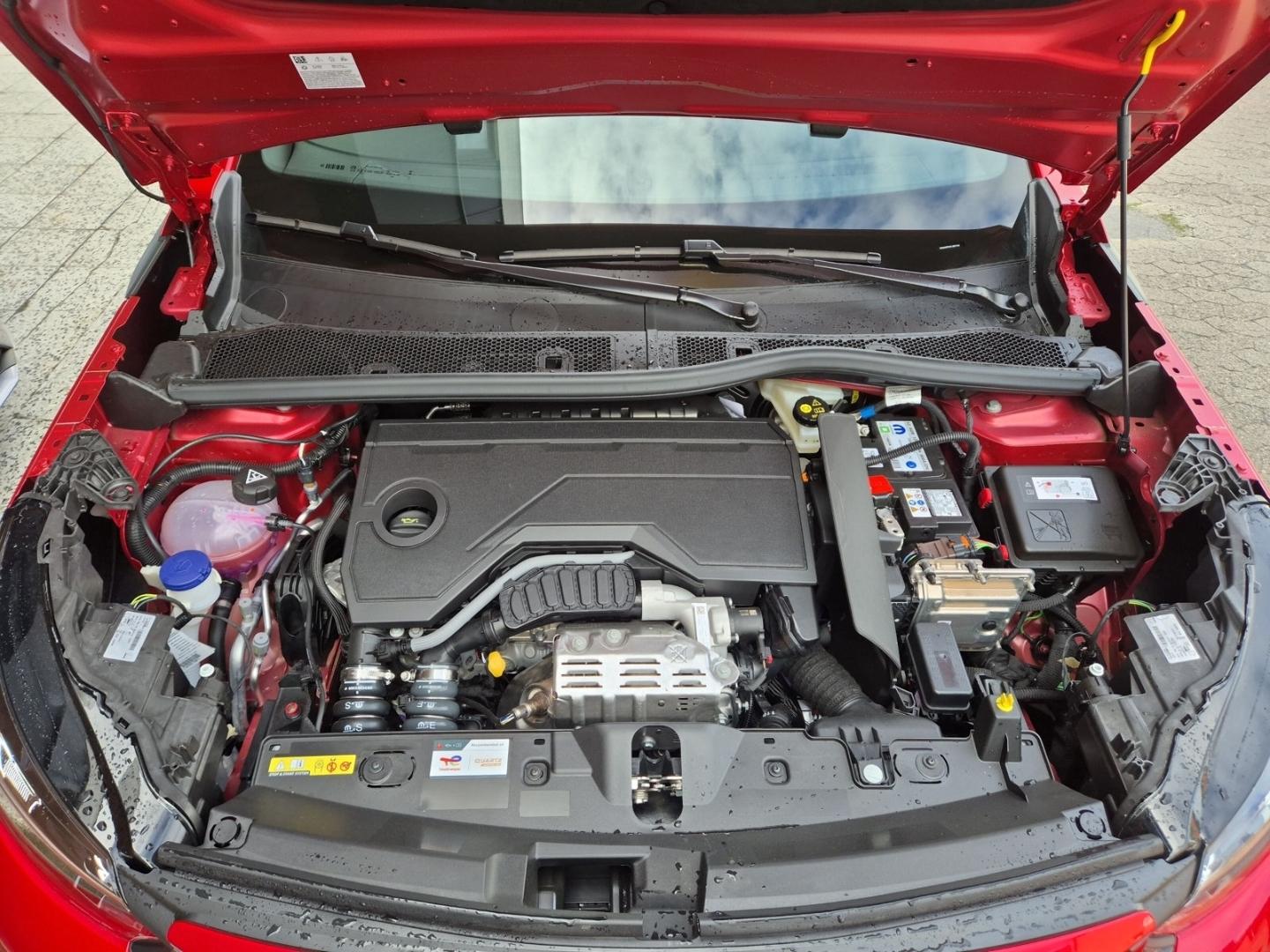 Peugeot 2008 Allure Hybrid AT Navi-u.Zugangs-Paket Sicht