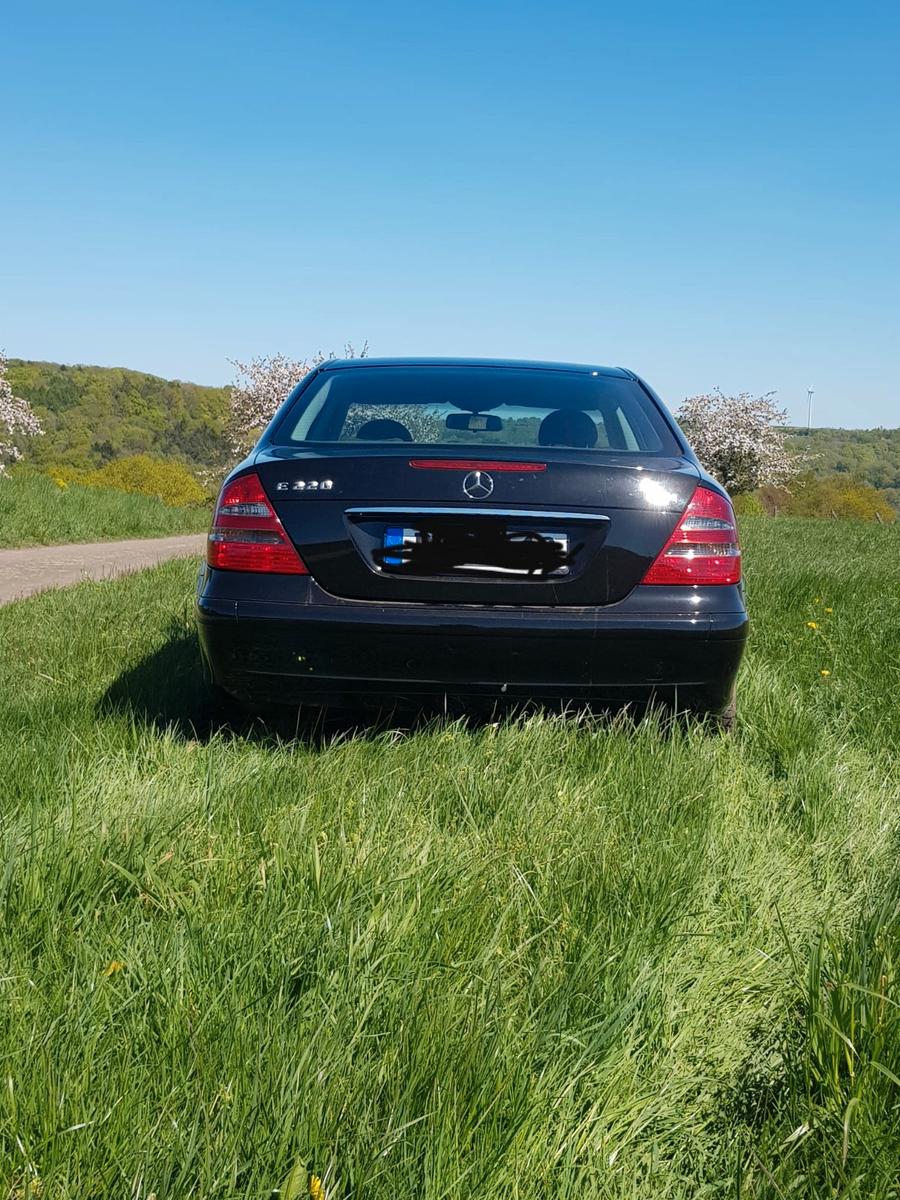 Mercedes-Benz E 220 CDI 