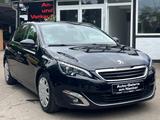 Peugeot 308 Allure Limo 1.6 NAVI SZH LED S-HEFT 2 Hand - Peugeot 308 Gebrauchtwagen in Stuttgart