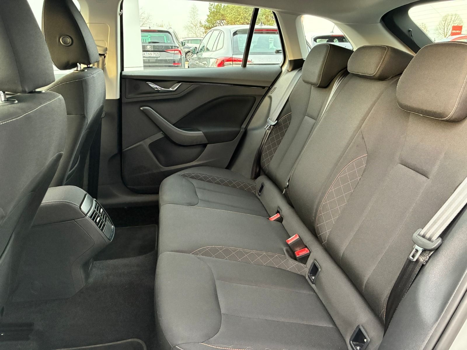 Fahrzeugabbildung SKODA Scala 95PS 5-Gang*LED*SHZ*PDC*SmartLink