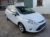 Ford 1.25 Titanium / Klimaauto. / Zahnriemen gew. - Ford Fiesta aus 2009: Titanium