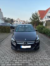 Mercedes-Benz B 220 4MATIC DCT - Sports Tourer - Mercedes-Benz B 220 von privat