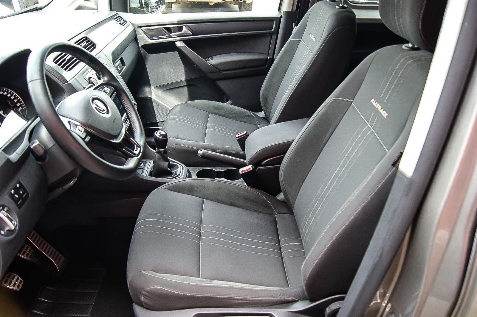 Fahrzeugabbildung Volkswagen Caddy 2.0 TDI 4MOTION Alltrack Bi-XENON PLA Allt