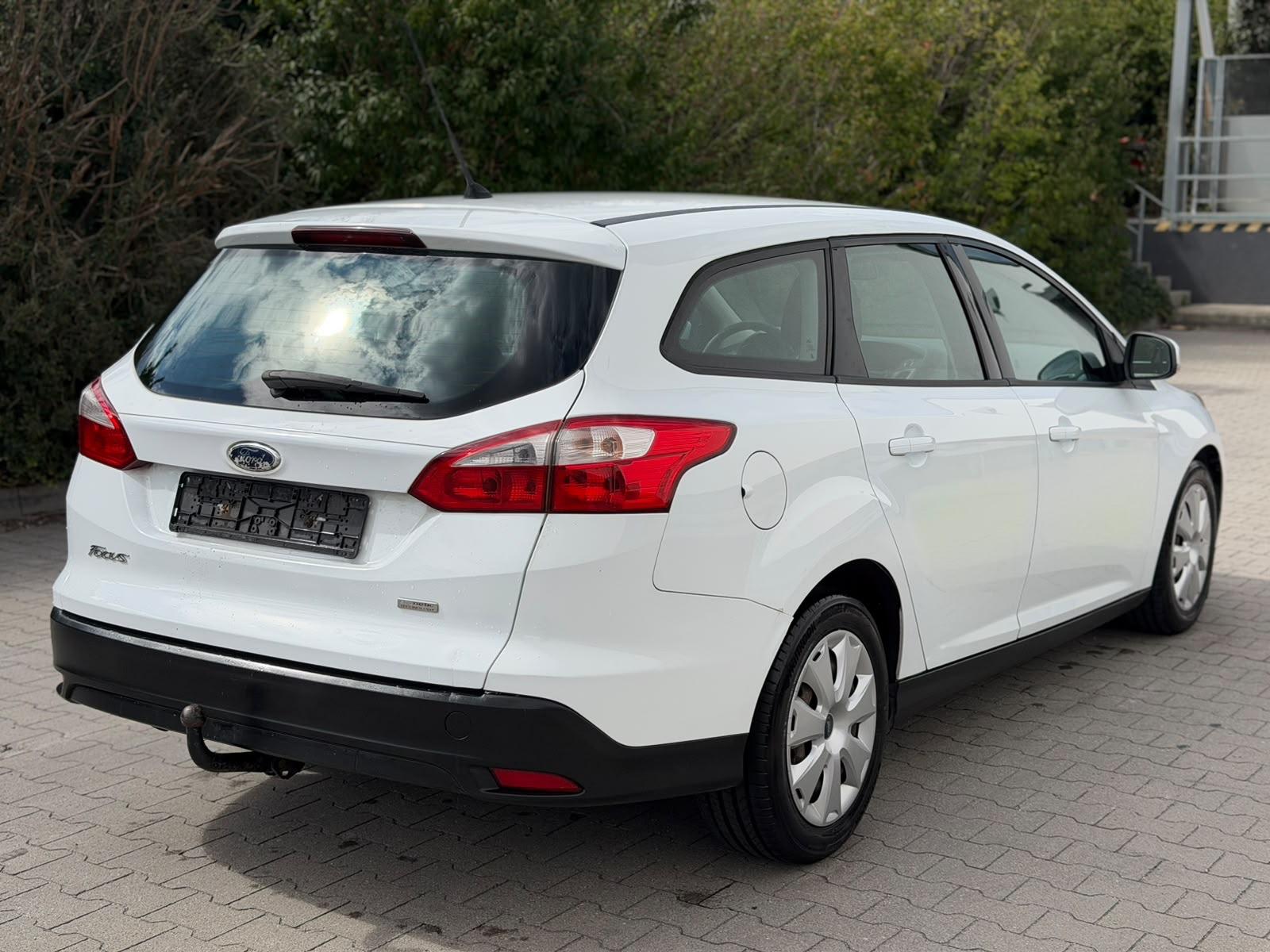 Ford Focus 2013 — photo 7