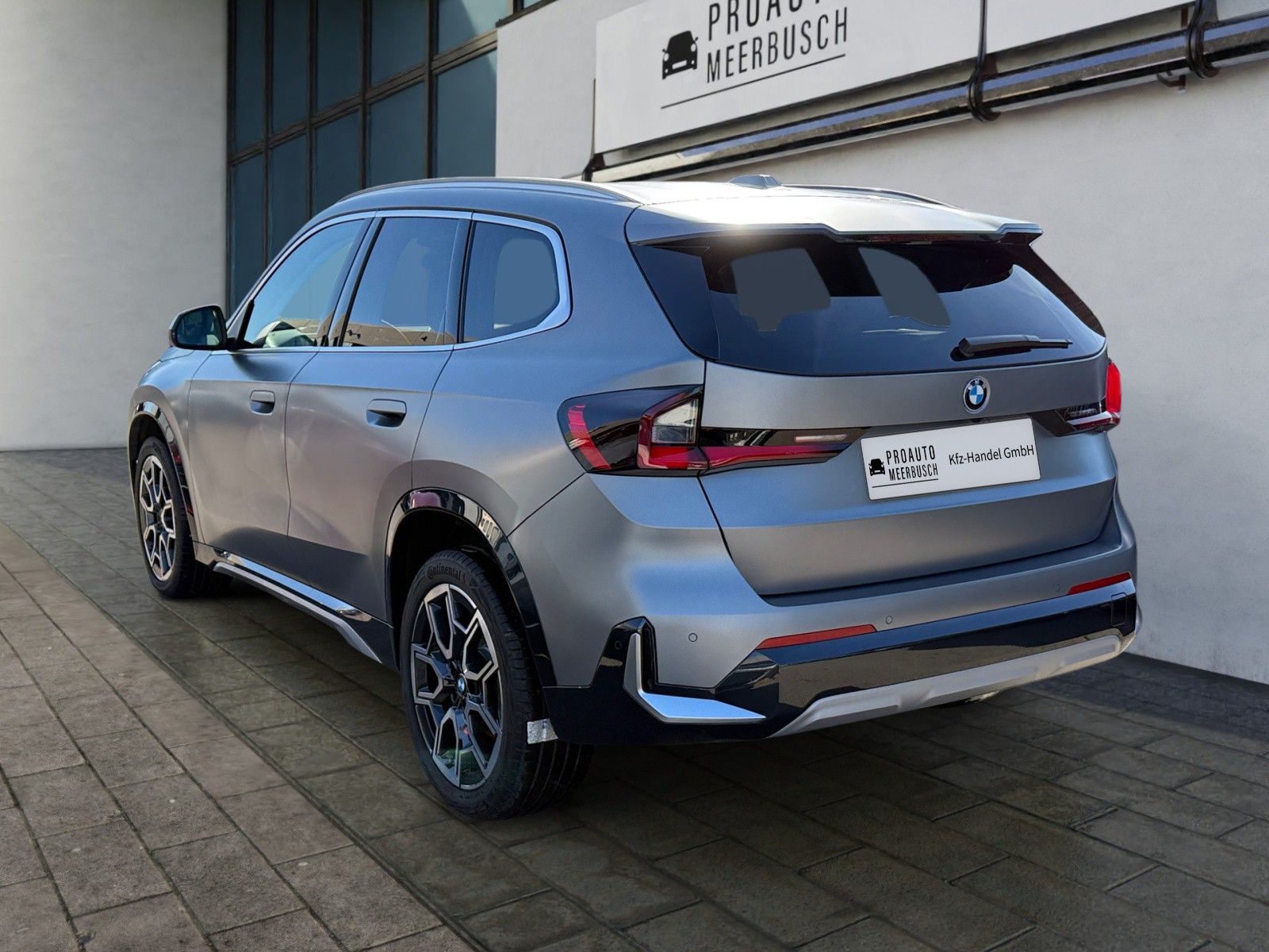 BMW X1 23d xDrive AHK/ADAPTLED/HUD/360°/PANO/DAB foto 2