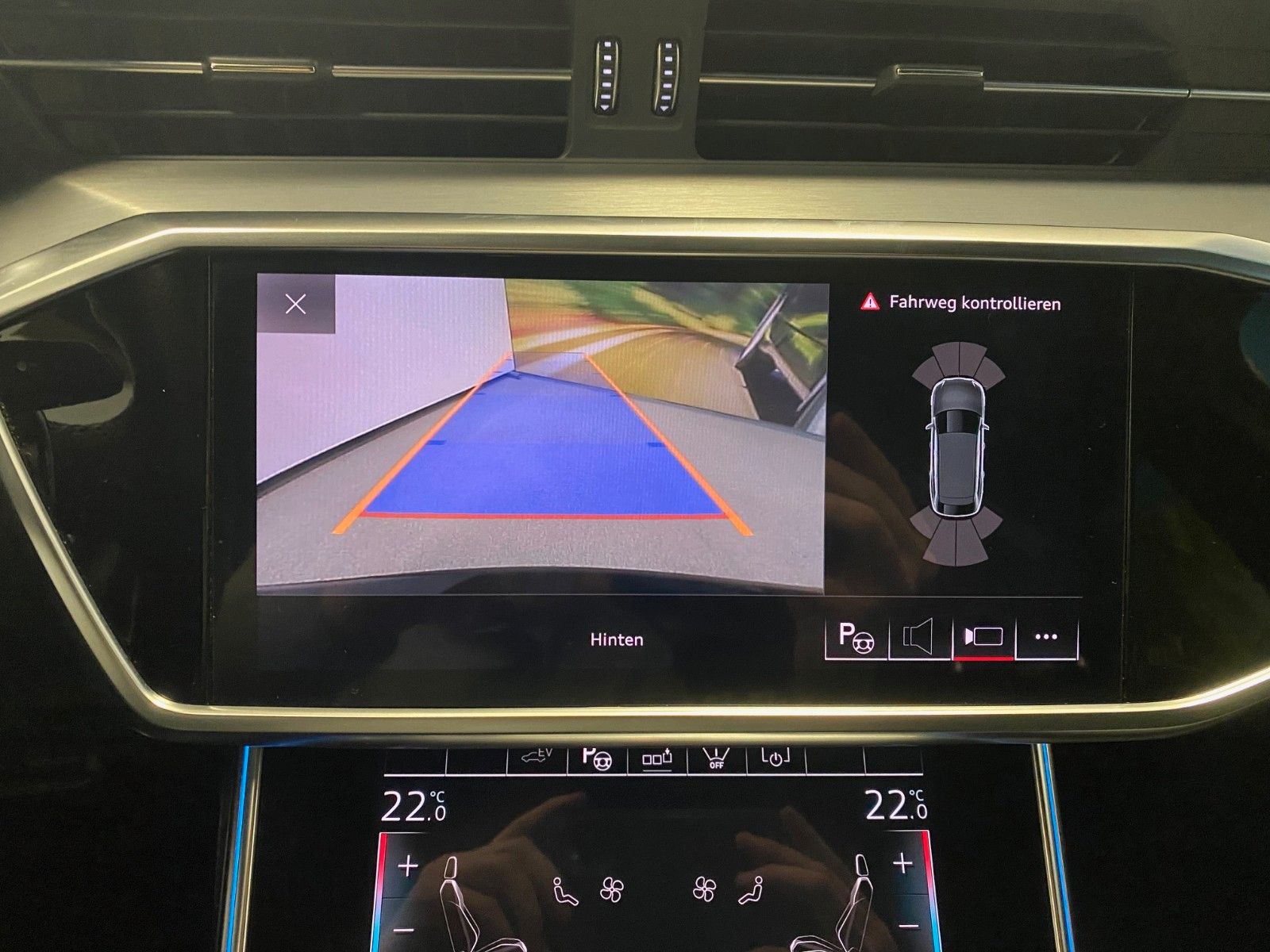 Fahrzeugabbildung Audi A6 55 TFSI e S tronic quattro sport Avant+S-Line