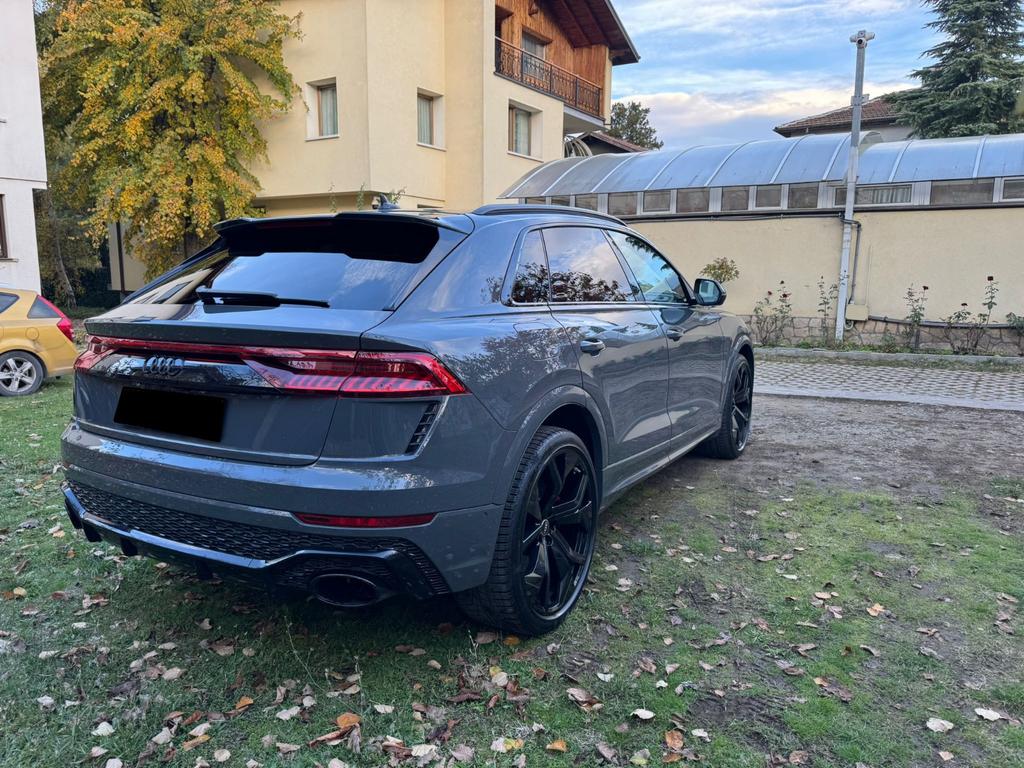 Audi RSQ8