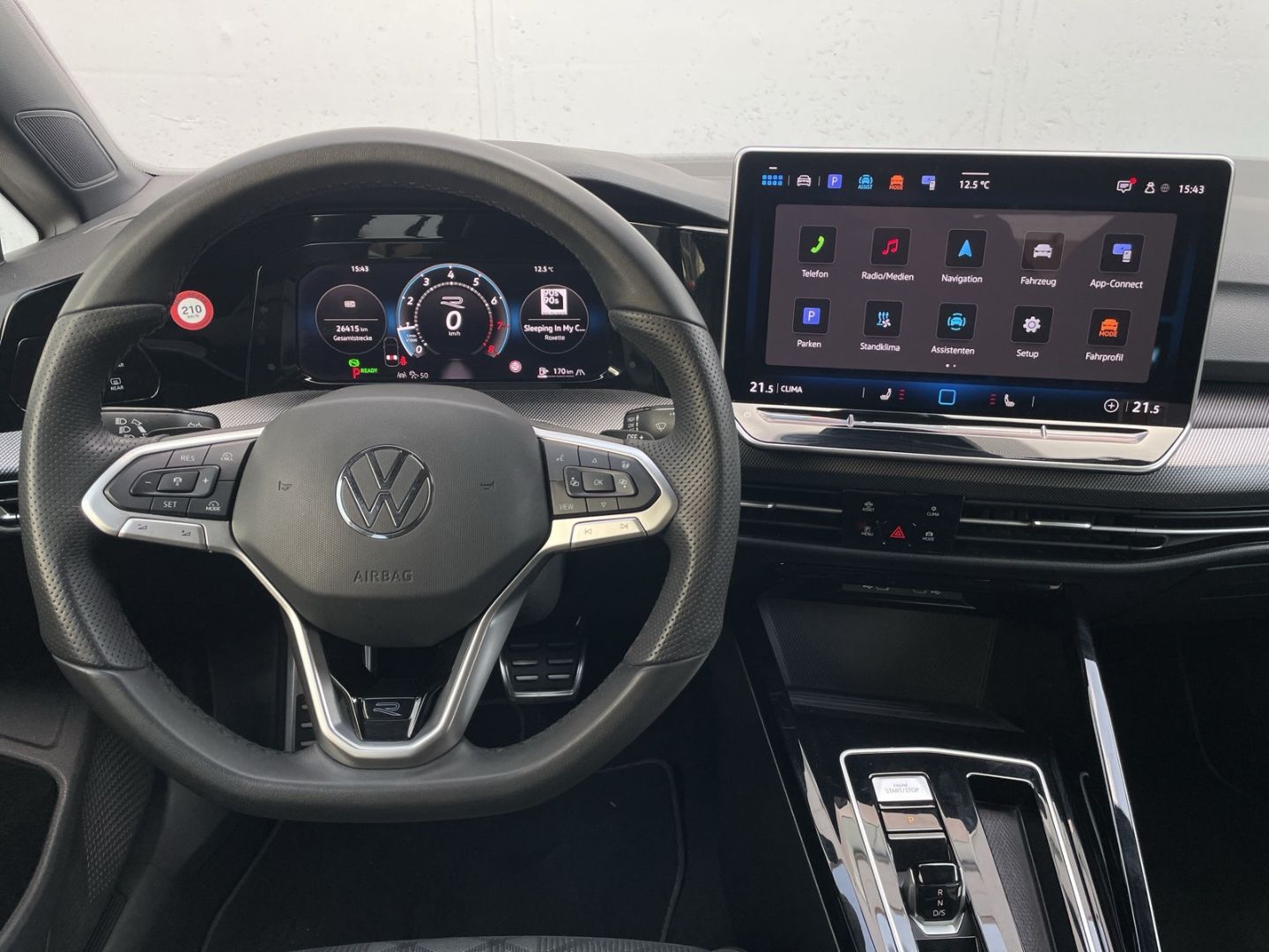 Golf VIII 1.5 eTSI DSG R-Line Pano/Standhzg/Kame