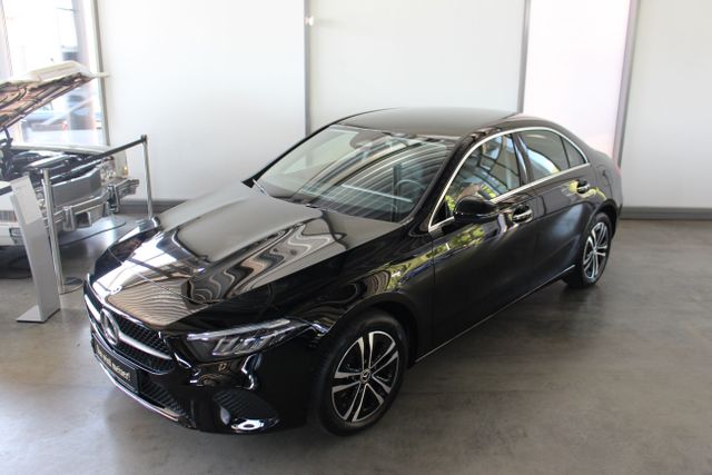 Vorschaubild von: Mercedes-Benz
A 250 e Limousine Progressive Plus 11kw Ambiente