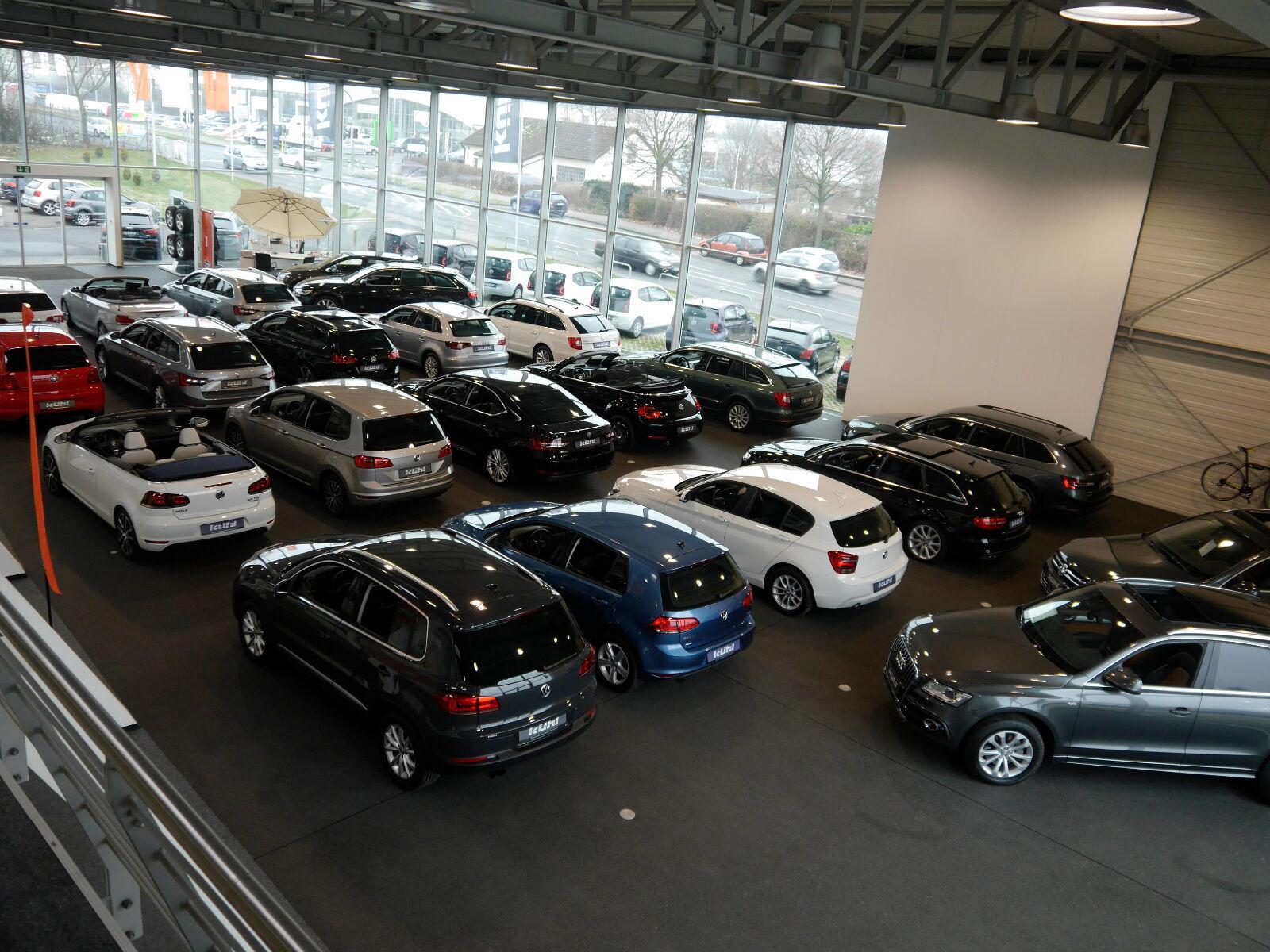 showroom-image-top