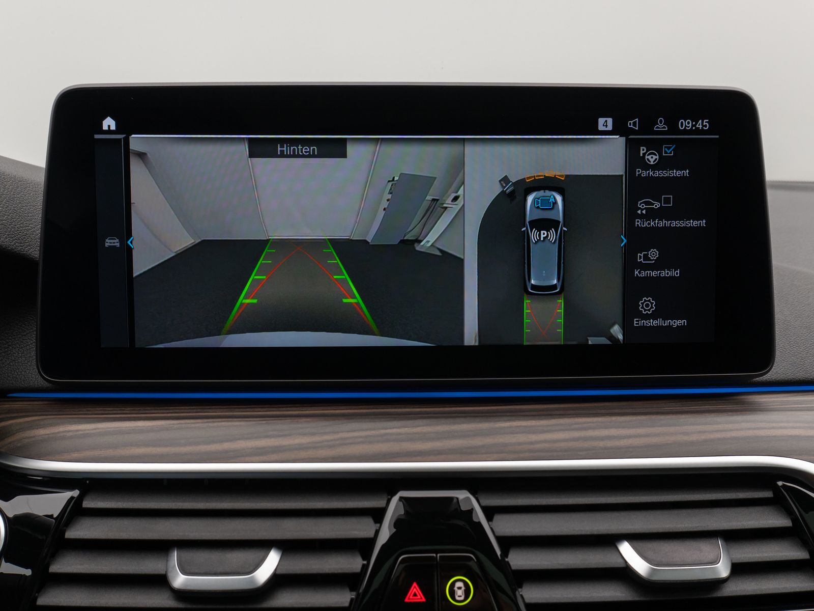 Fahrzeugabbildung BMW 530e xD M Sport Panorama 360°DAB HiFi AHK Alarm