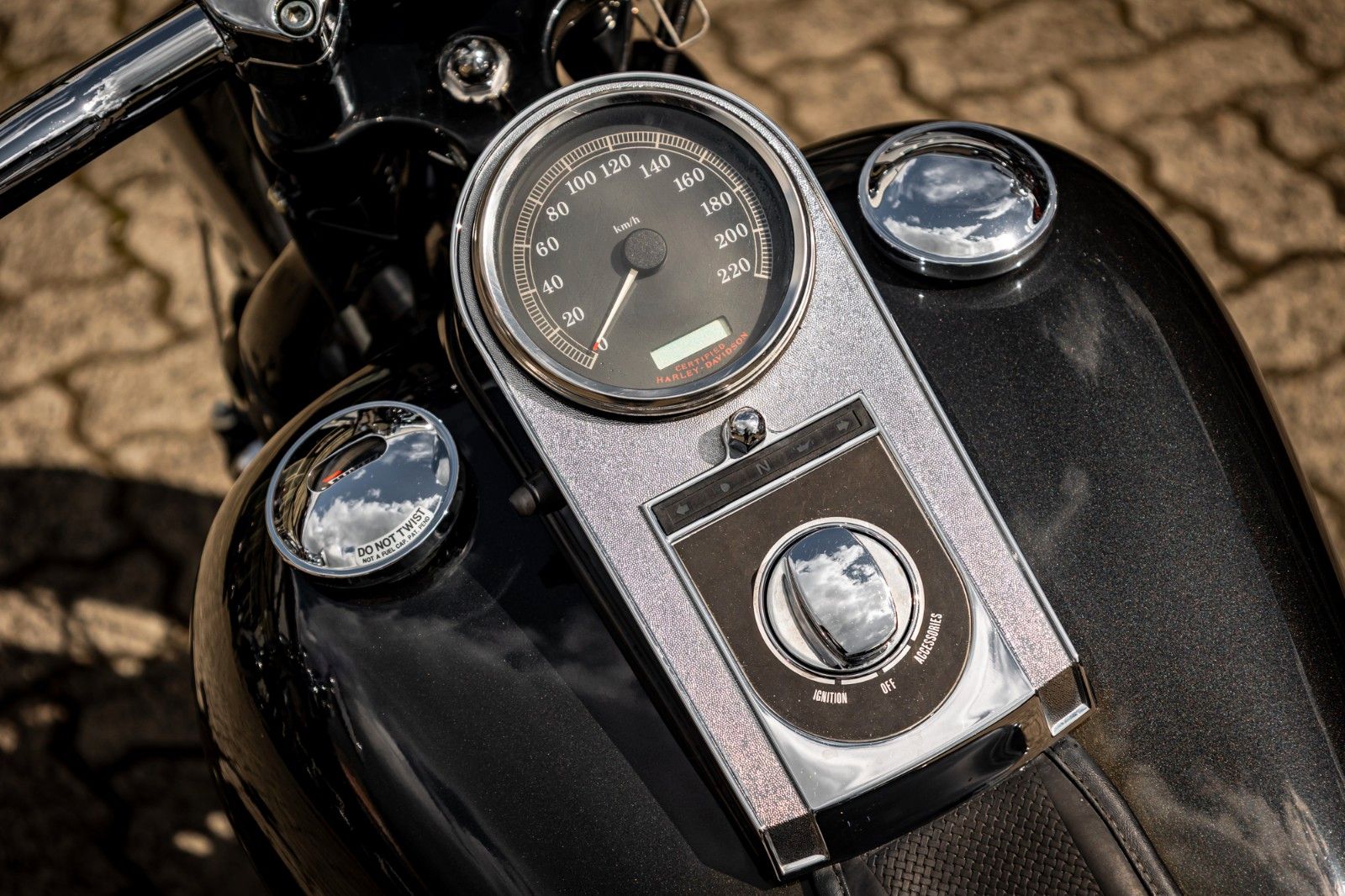 Fahrzeugabbildung Harley-Davidson FLSTSCI Springer Classic - Vance & Hines -