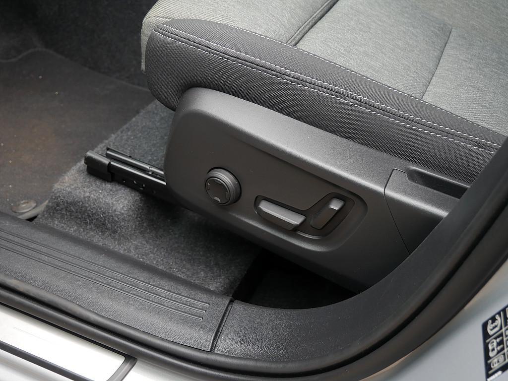 Volvo XC40 B3 Plus Dark 360-GRAD-KAMERA NAVI H/K, миниатюра 19