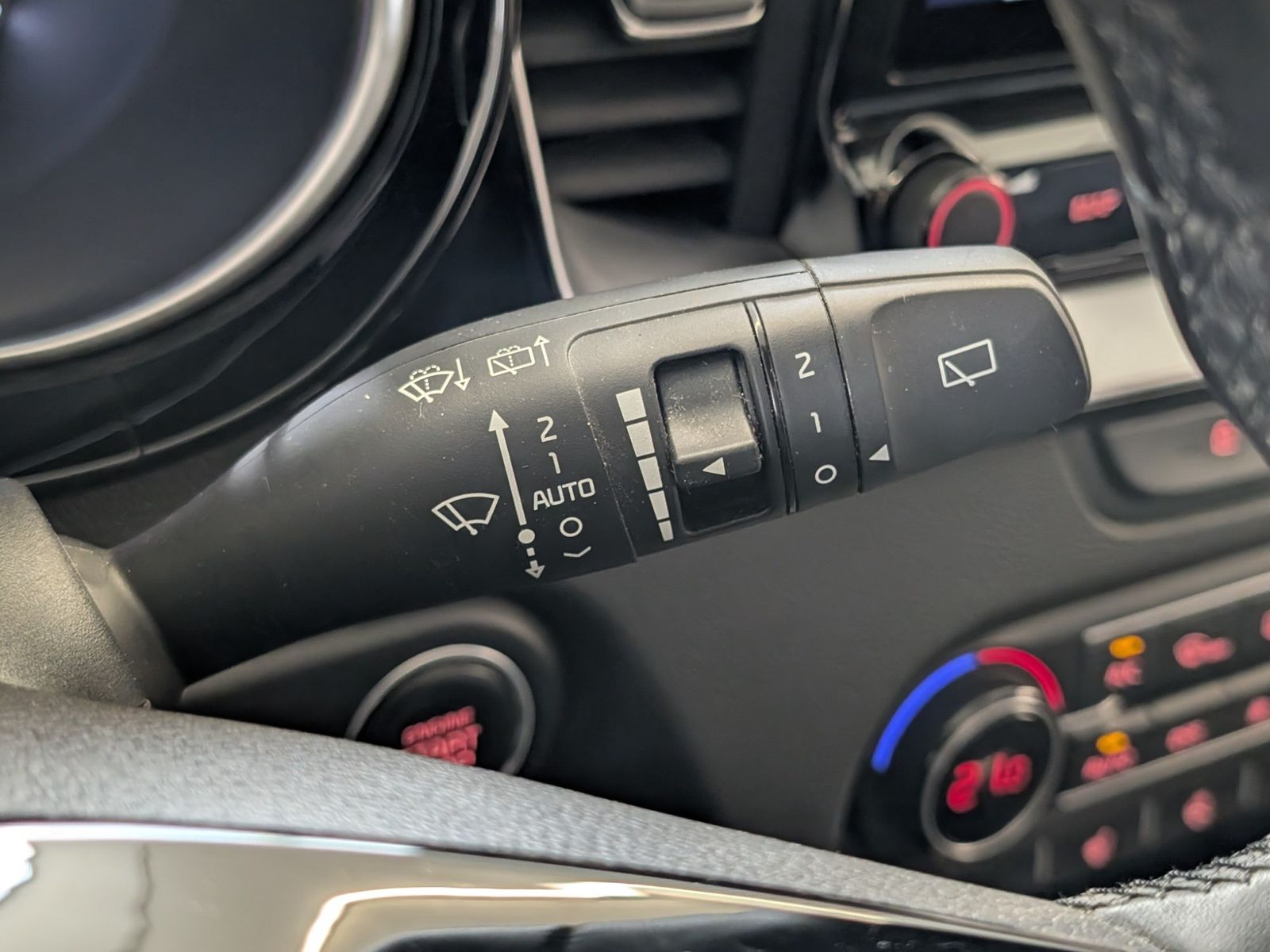 KIA XCeed 1.6D 48V Spirit Xclusive Glasdach – Bild 35