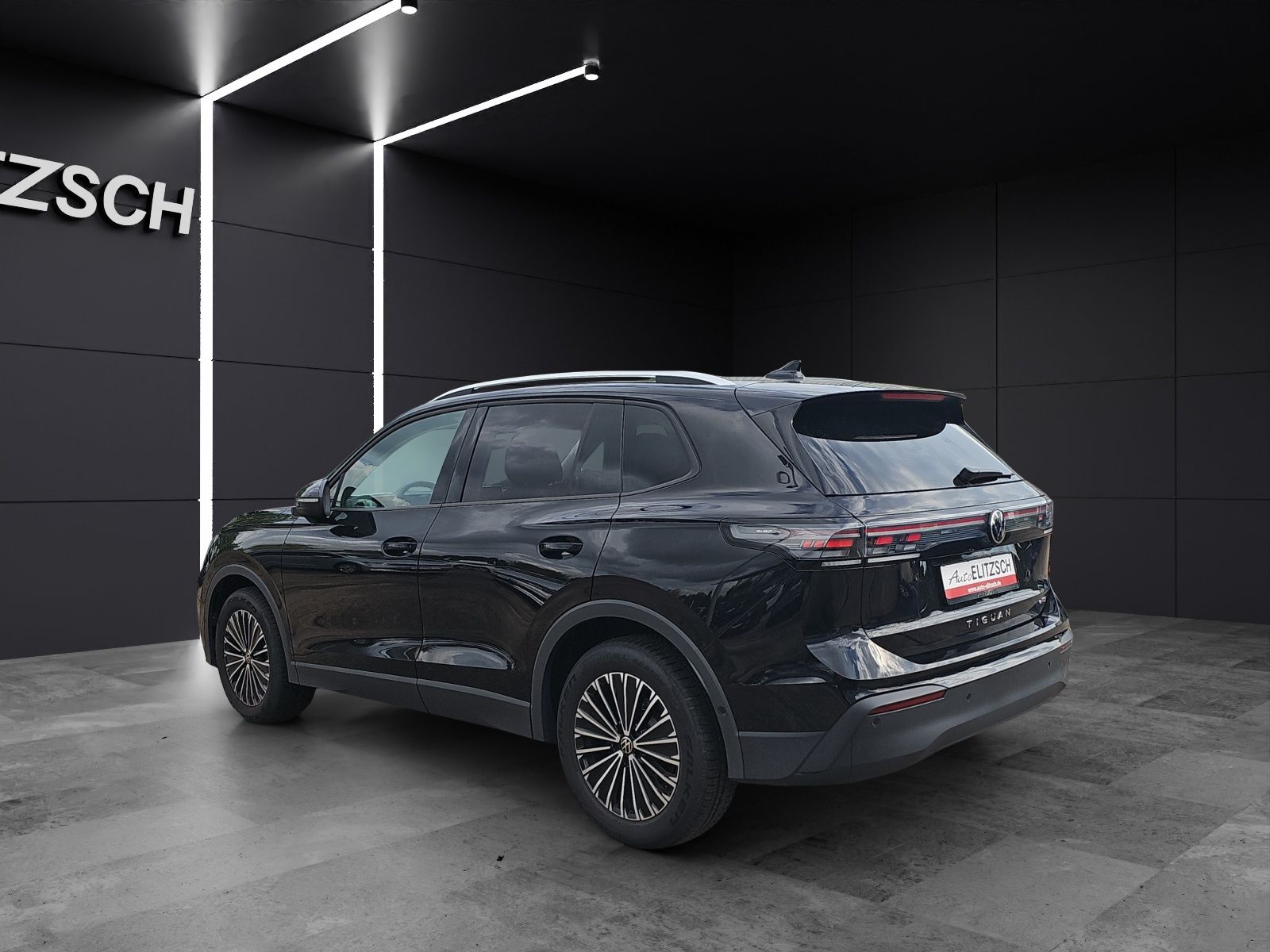 Fahrzeugabbildung Volkswagen Tiguan Life eTSI DSG LED+ ACC AHK SH AID LRHzg R