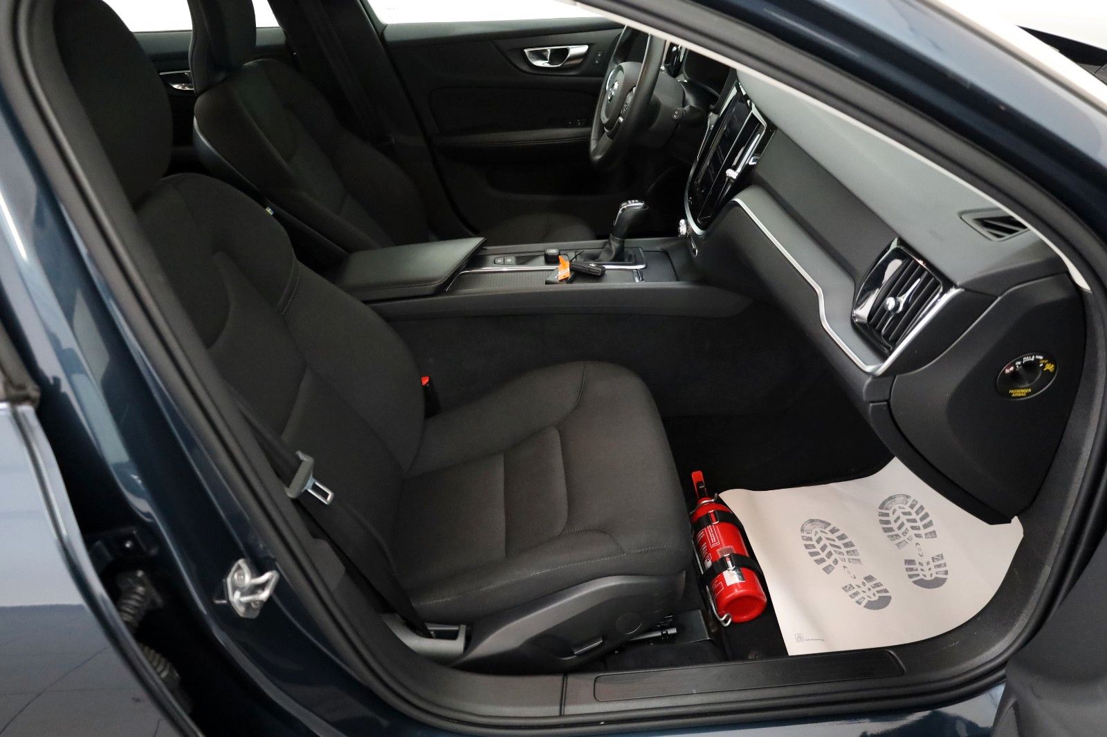Fahrzeugabbildung Volvo V60 ,Navi,LED, PDC, 2 Zonen-Klima, 1.Hand