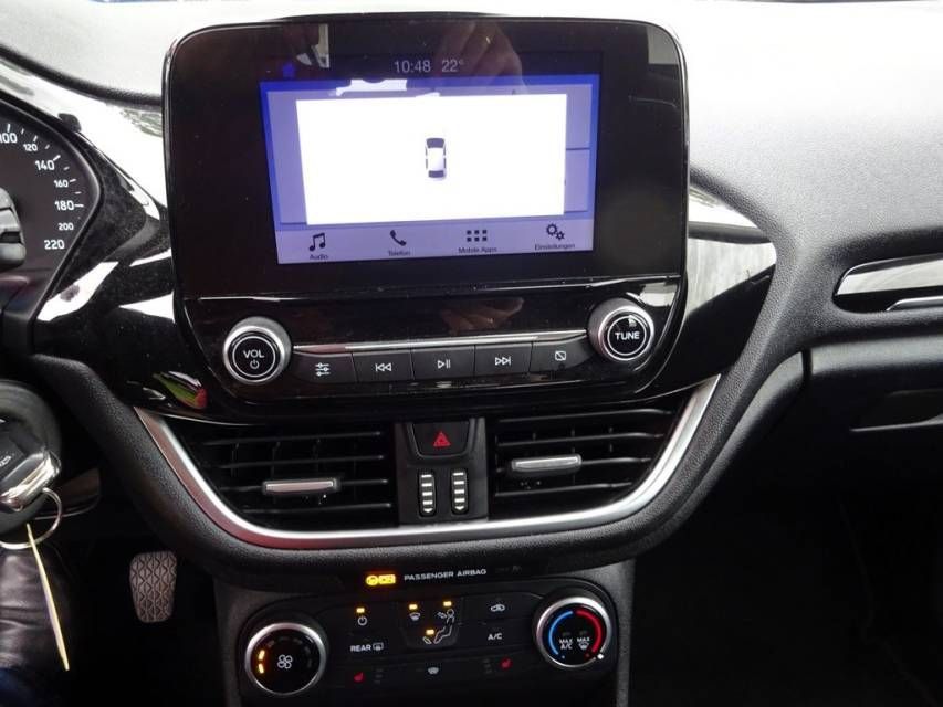 Fahrzeugabbildung Ford Fiesta 1,1 Cool & Connect Klima Winterpaket