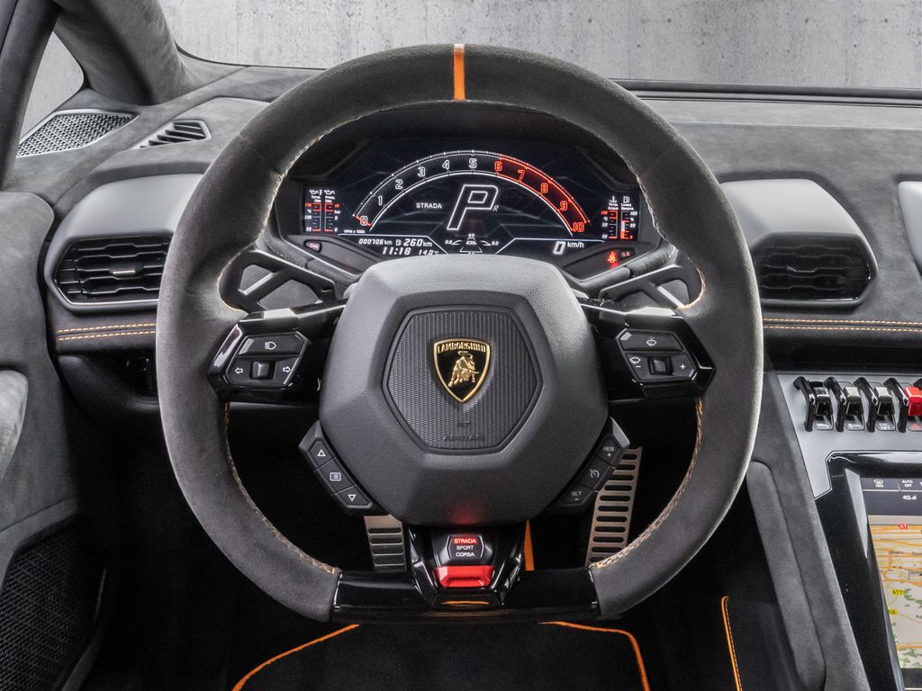 LAMBORGHINI Huracán 2024