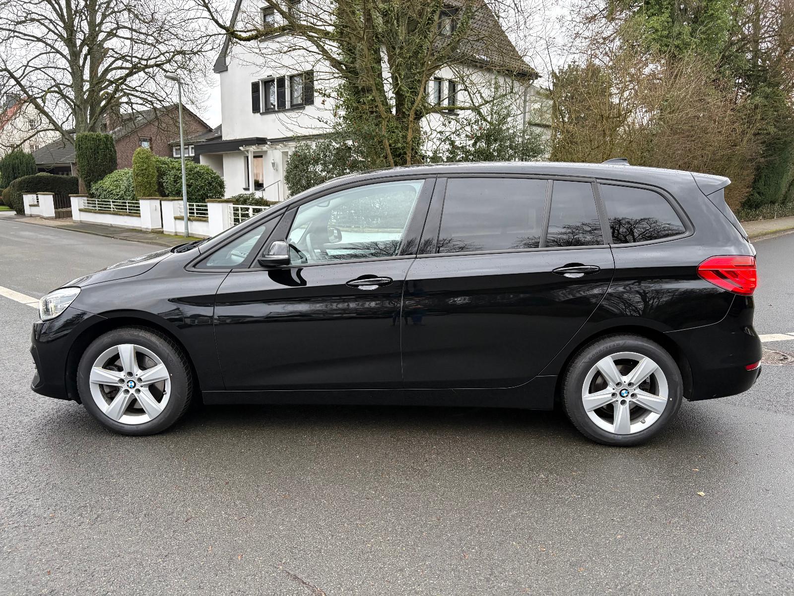 BMW 218d Gran Tour X-Drive Adva-1HD-NAVI-KAM-AHK-17Z