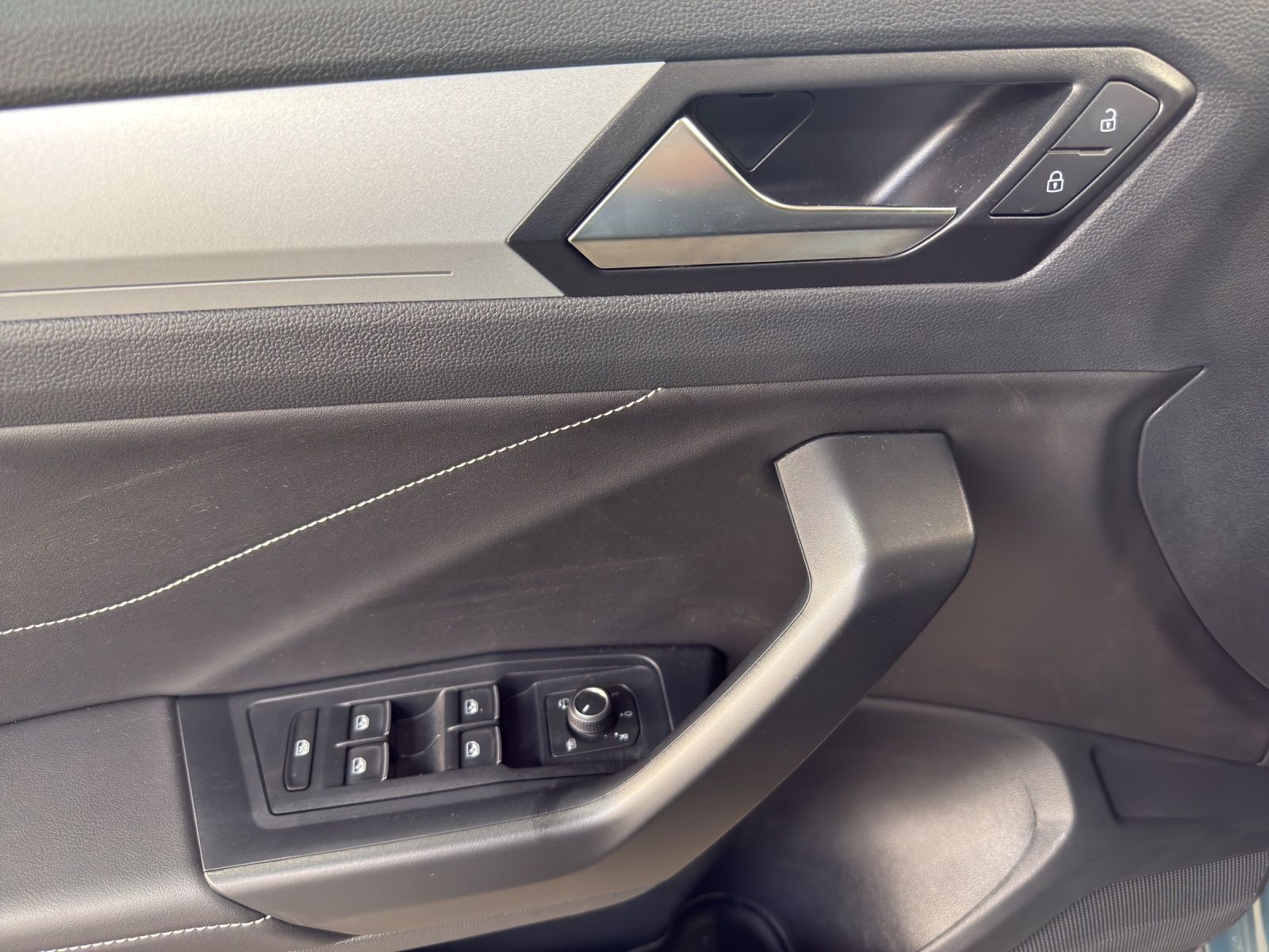 Volkswagen T-Roc - Bild 9