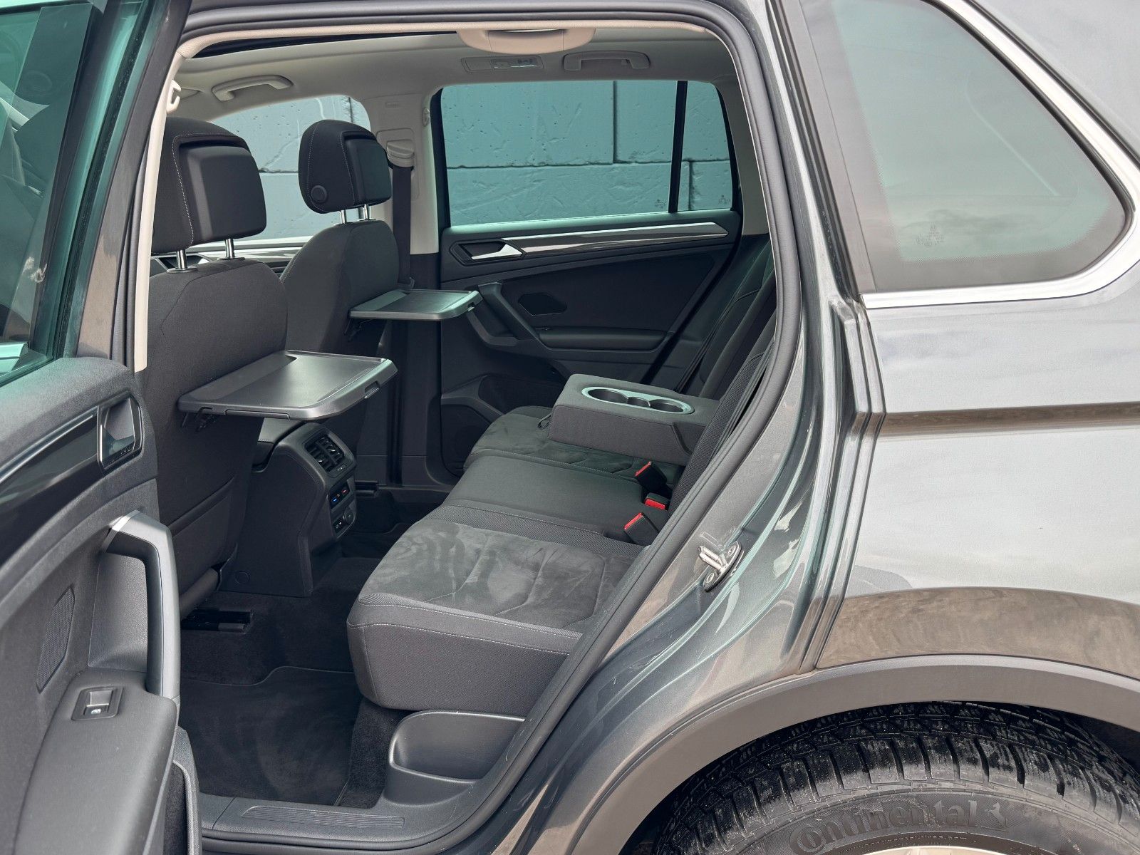 Fahrzeugabbildung Volkswagen Tiguan 2.0 TSI Hgl. 4M Alcan Pano Dynaudio 360°