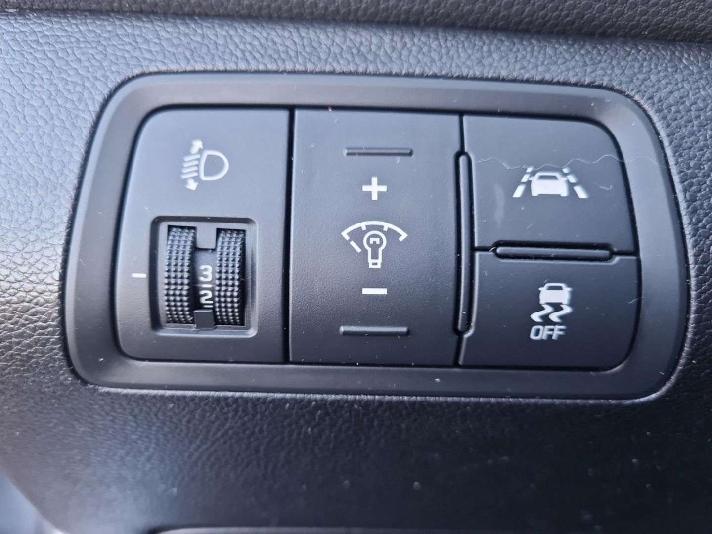 Fahrzeugabbildung Hyundai i20 ADVANTAGE 1.2 FL ALLWETTER+PDC+SHZ+KAMERA