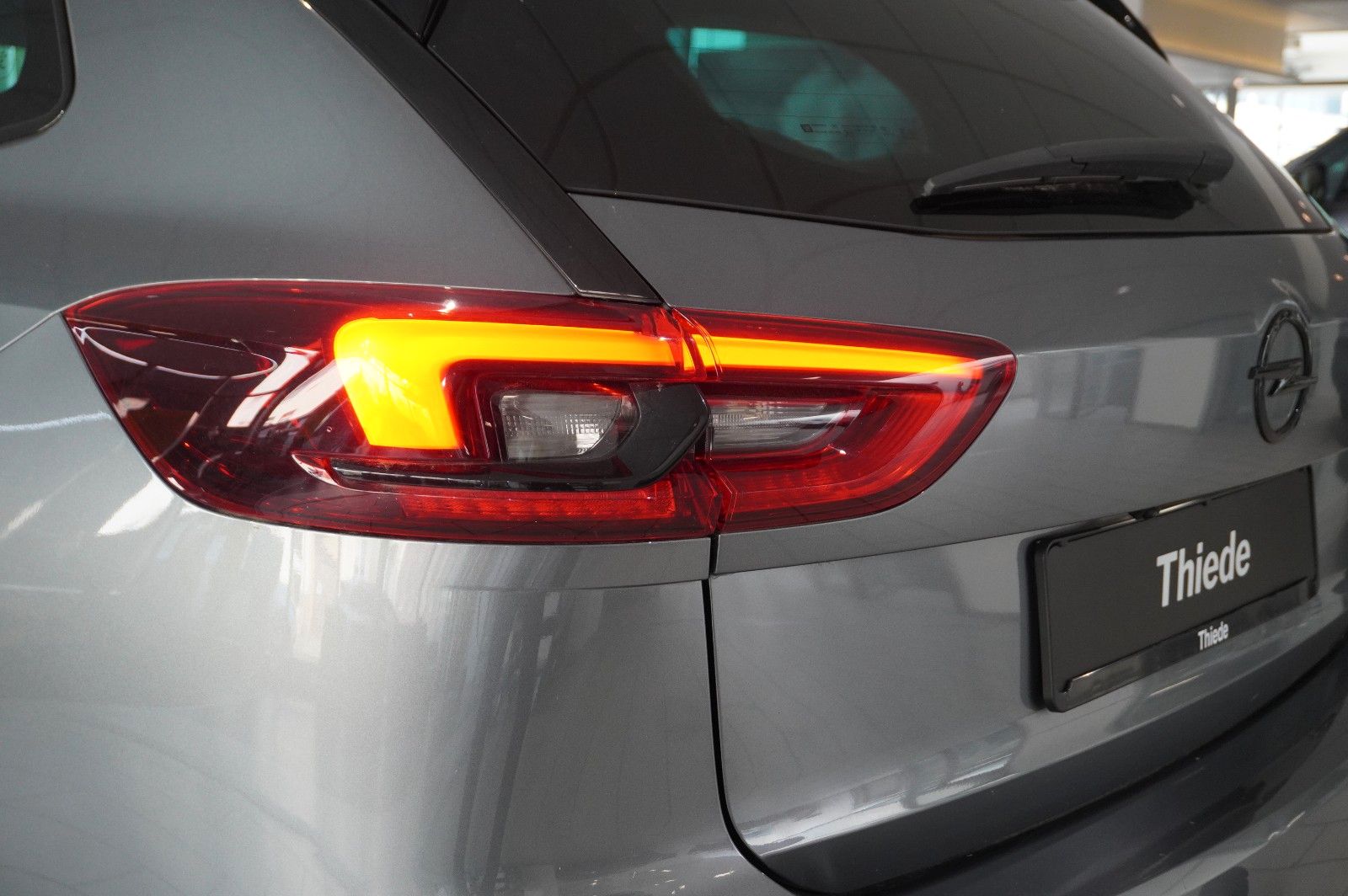 Fahrzeugabbildung Opel Insignia B ST 2.0D GSi 4X4 NAVI/LED/HUD/PANO/AHK