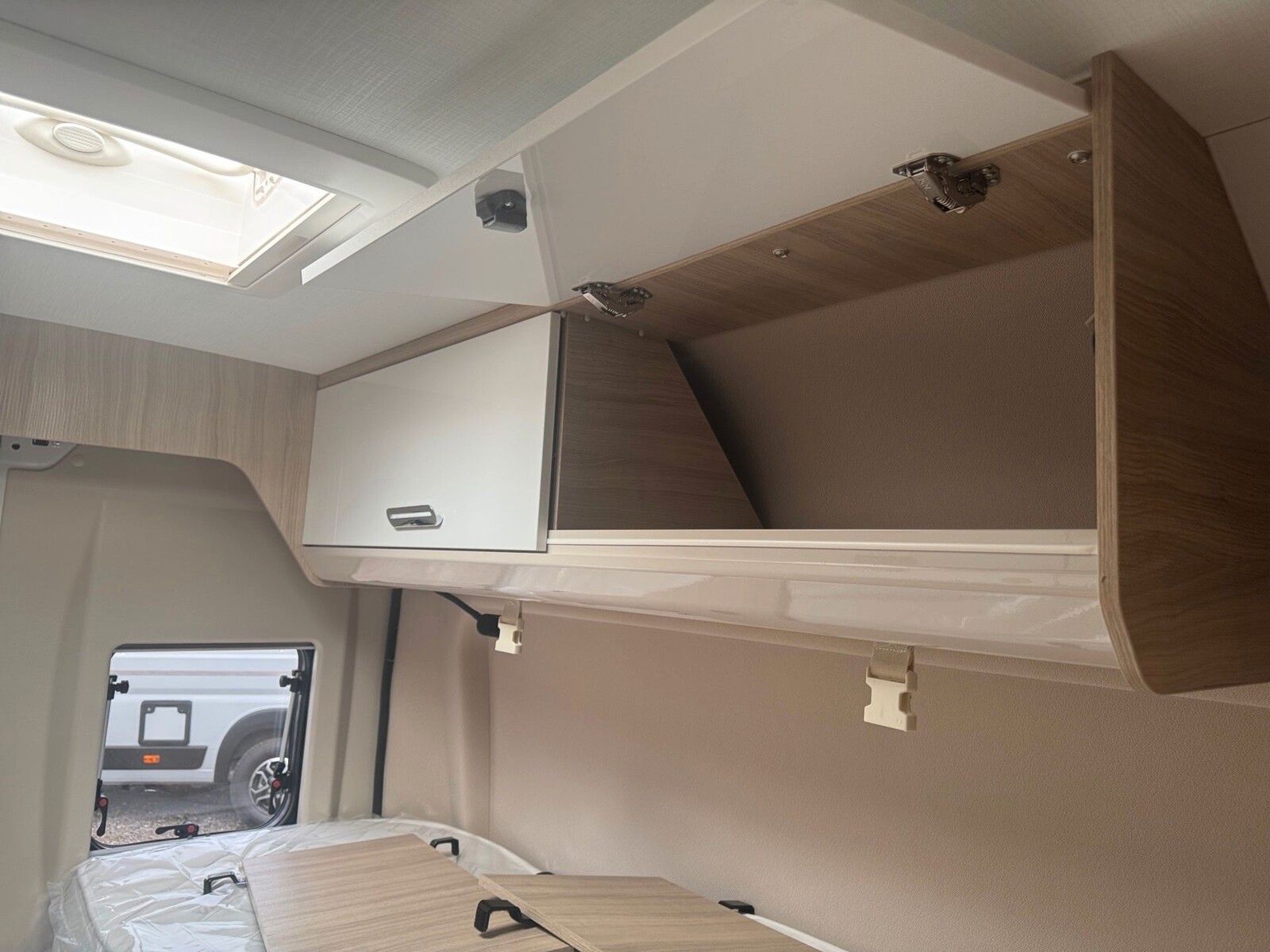 Fahrzeugabbildung Forster Vantasy FV636EB Autm. 140PS Tageszulassung