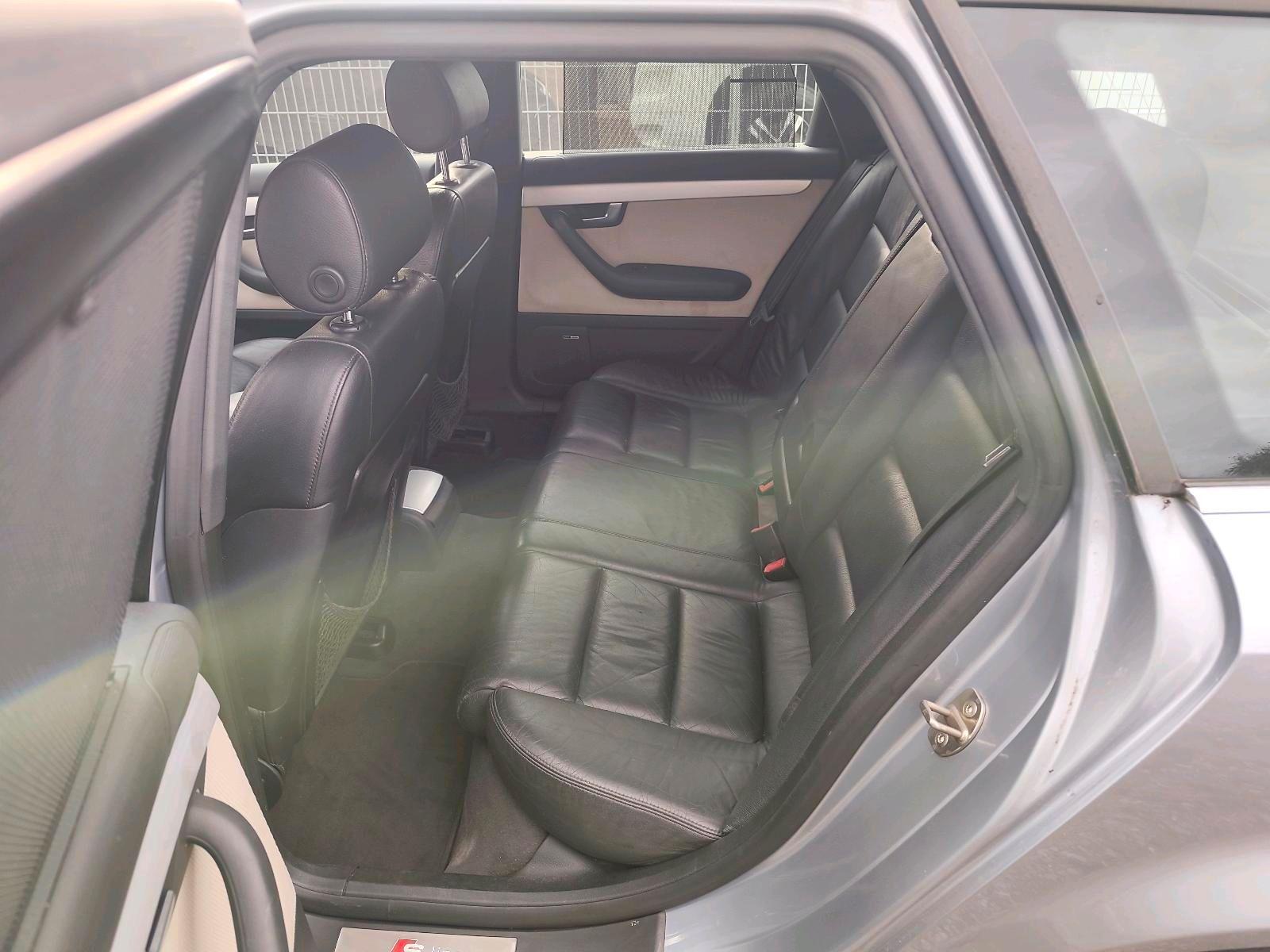 Audi A4 2004 — photo 9