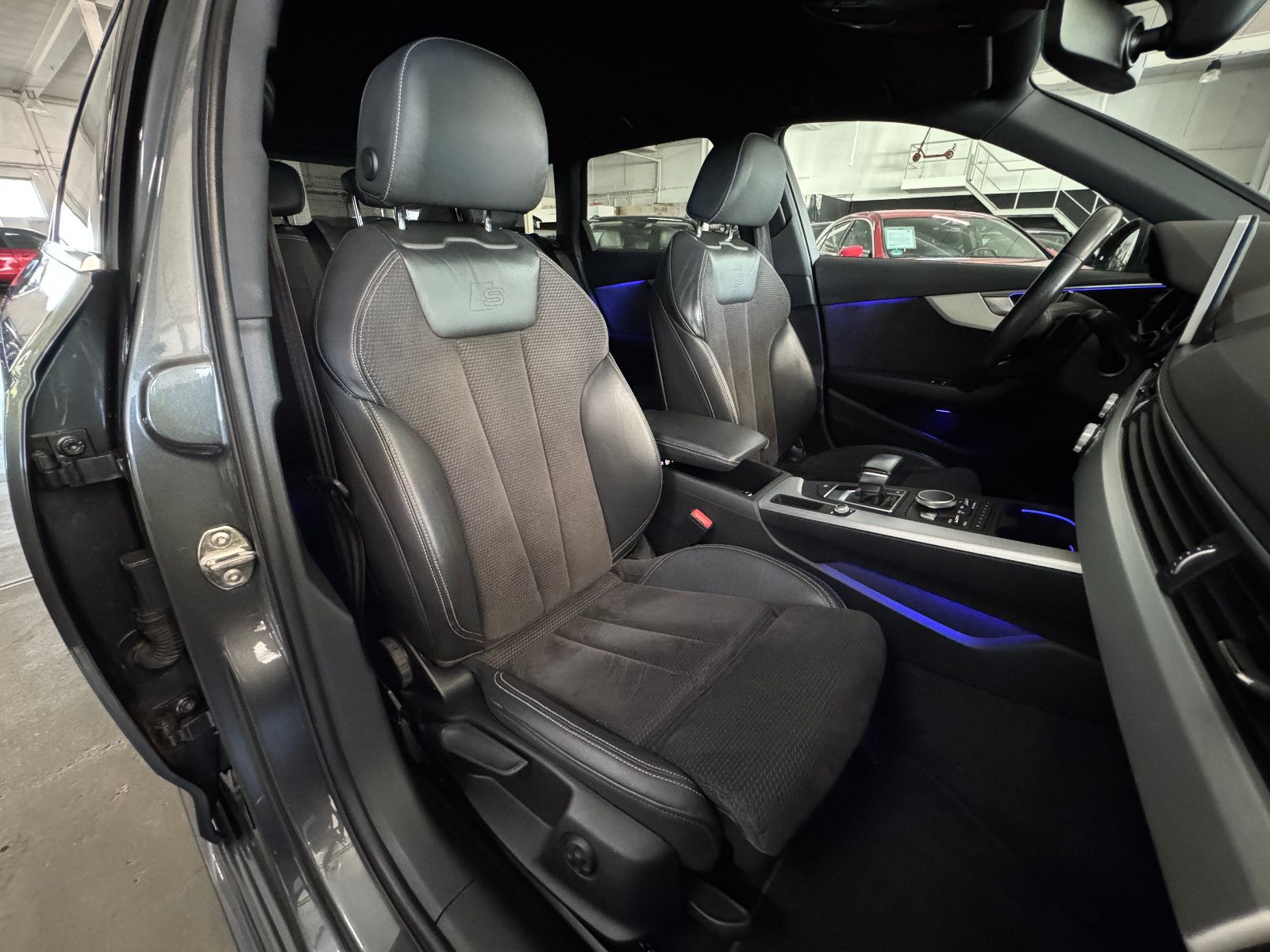 Fahrzeugabbildung Audi A4 2.0 TFSI S-TRONIC 3X-SLINE VIRTUAL LED VOLL