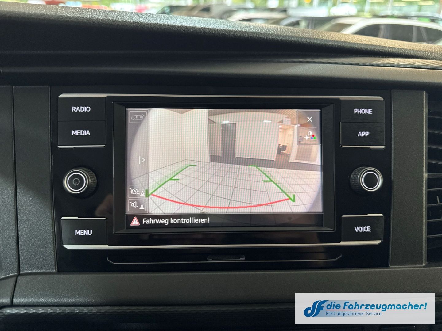 Fahrzeugabbildung Volkswagen Transporter T6.1 Kombi 2.0 TDI 9.Si. AHK DAB Kam
