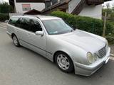 Mercedes-Benz Mercedes E 220 CDI - gebrauchte Mercedes-Benz E 220 aus dem Jahr 2001