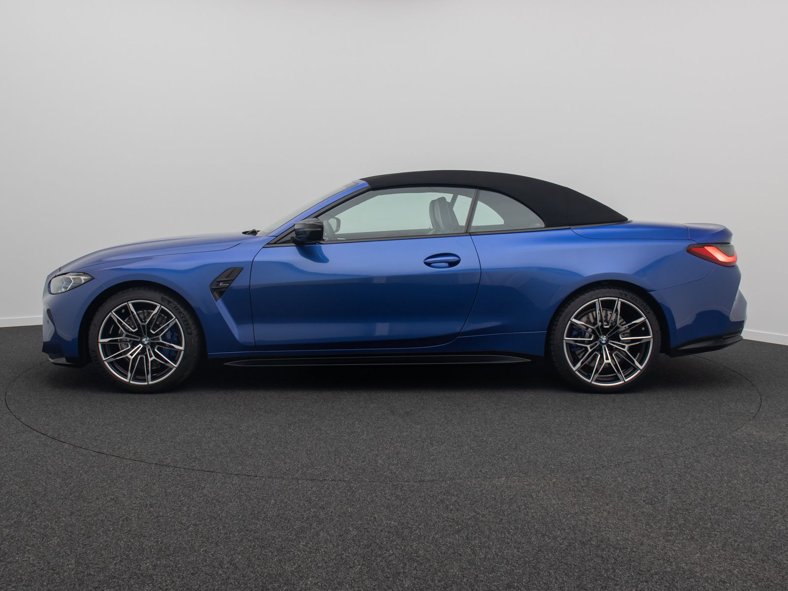 Fahrzeugabbildung BMW M4 Competition Cabrio DAB Laser HUD Alarm 19Zoll