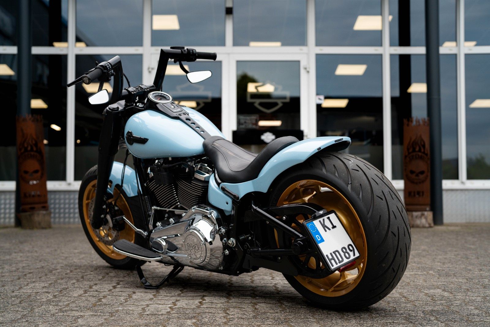 Fahrzeugabbildung Harley-Davidson Light Blue FAT BOY FLFBS 114 - Jekill & Hyde-